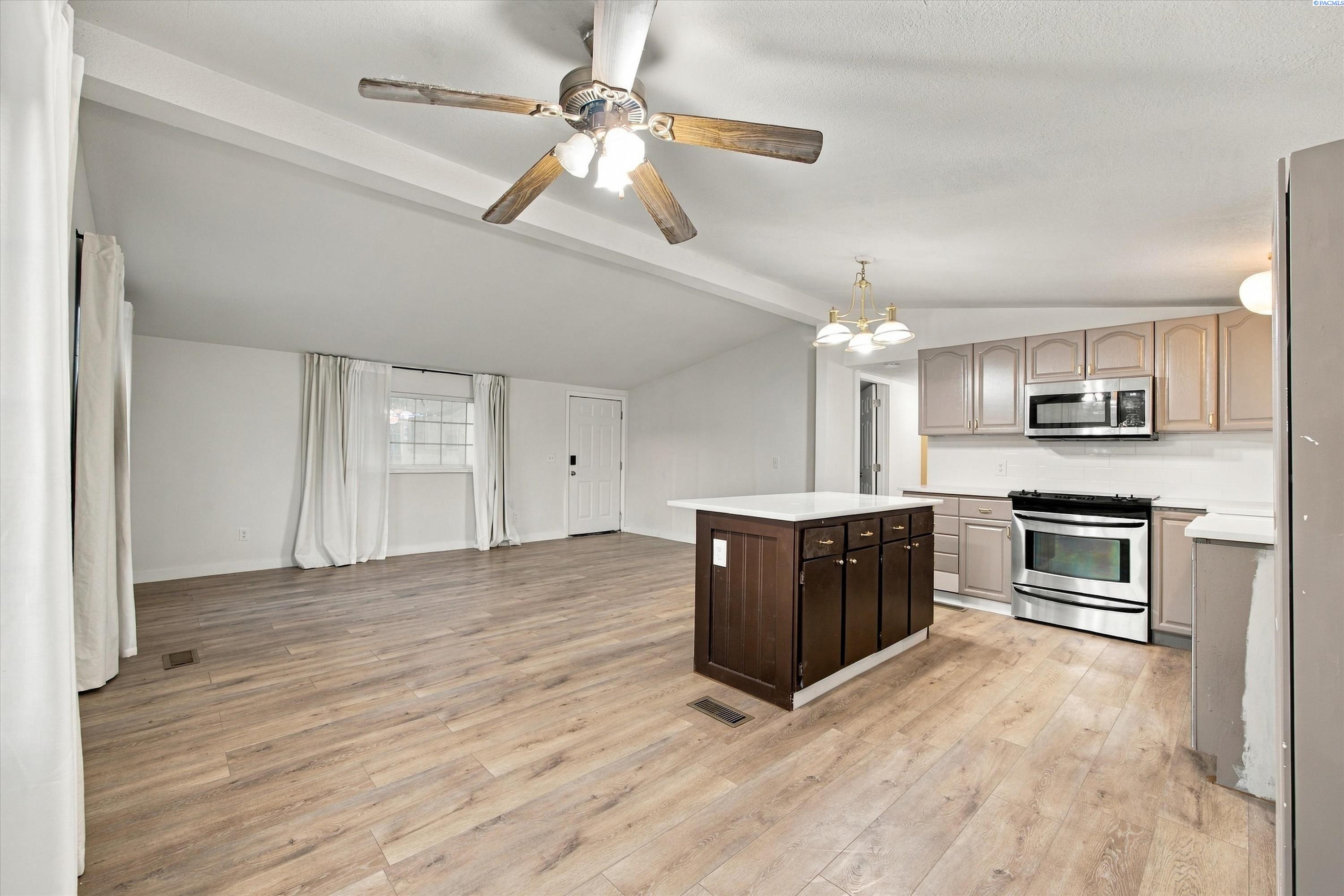 332 Buckwheat Ct, West Richland, WA 99353