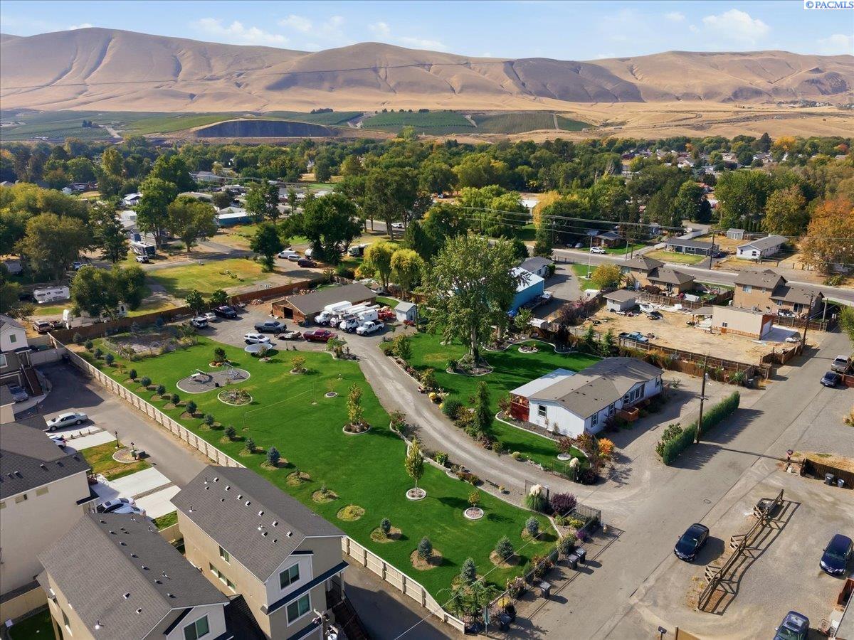 515 Carol Ave, Benton City, WA 99320-7761