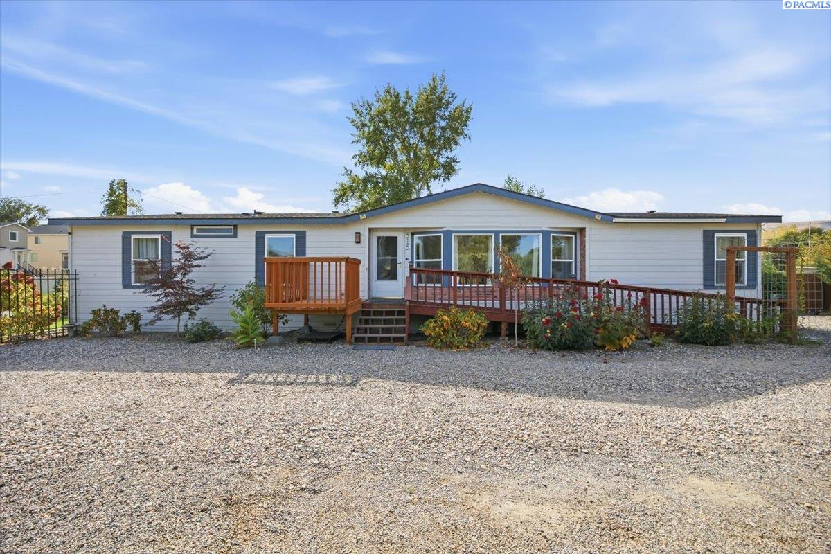 515 Carol Ave, Benton City, WA 99320-7761
