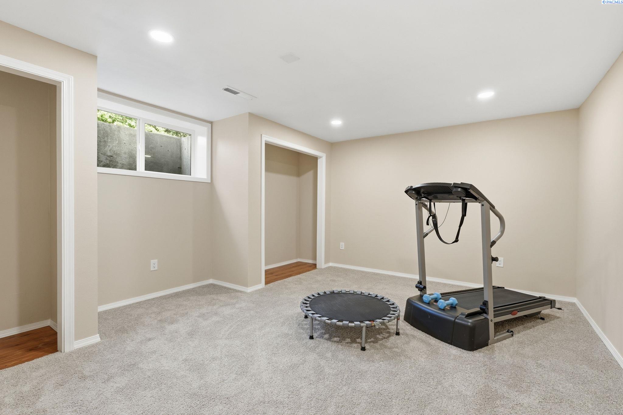 1827 Mcmurray Ave, Richland, WA 99354