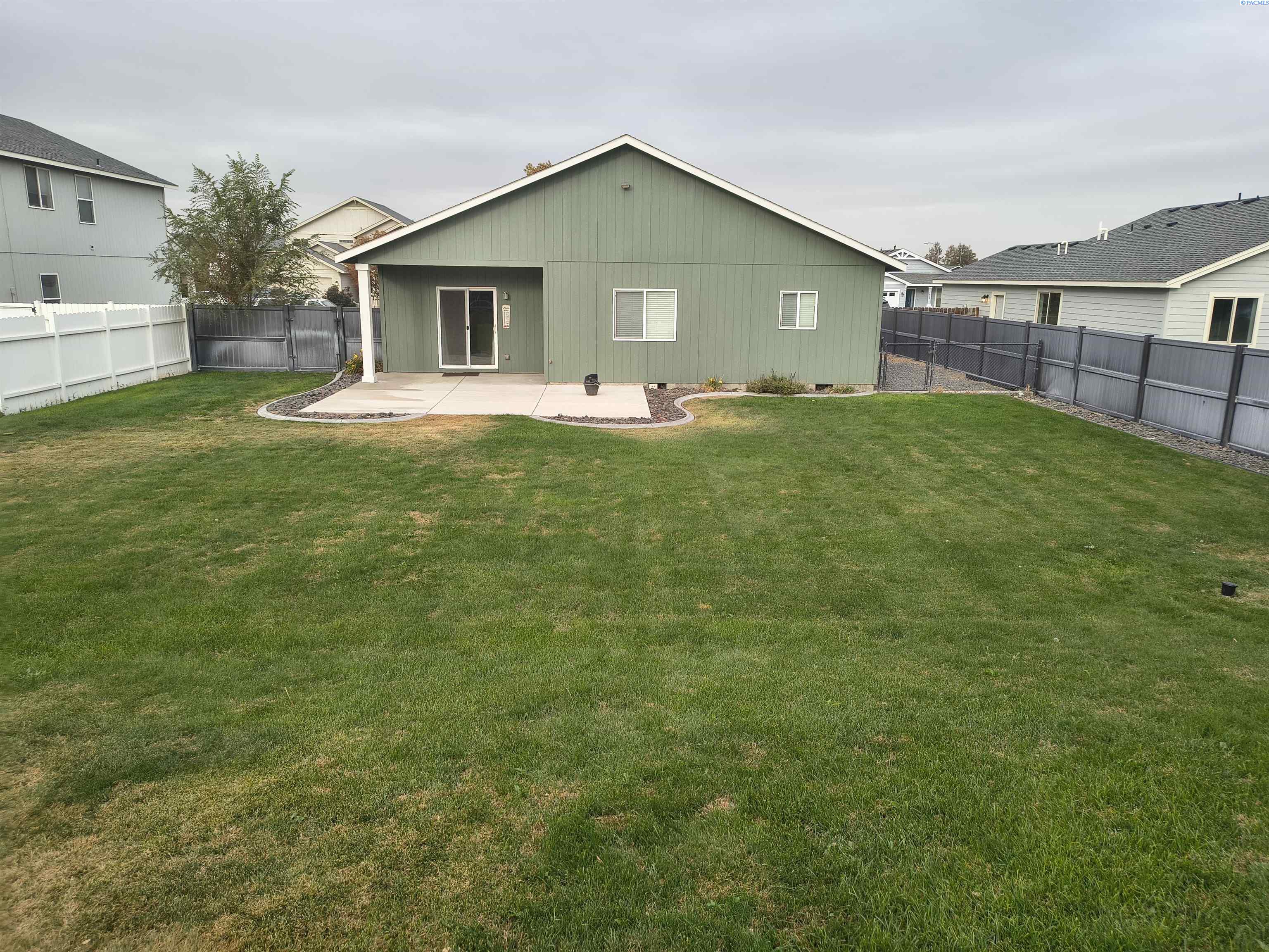 4405 Phoenix Ln, Pasco, WA 99301