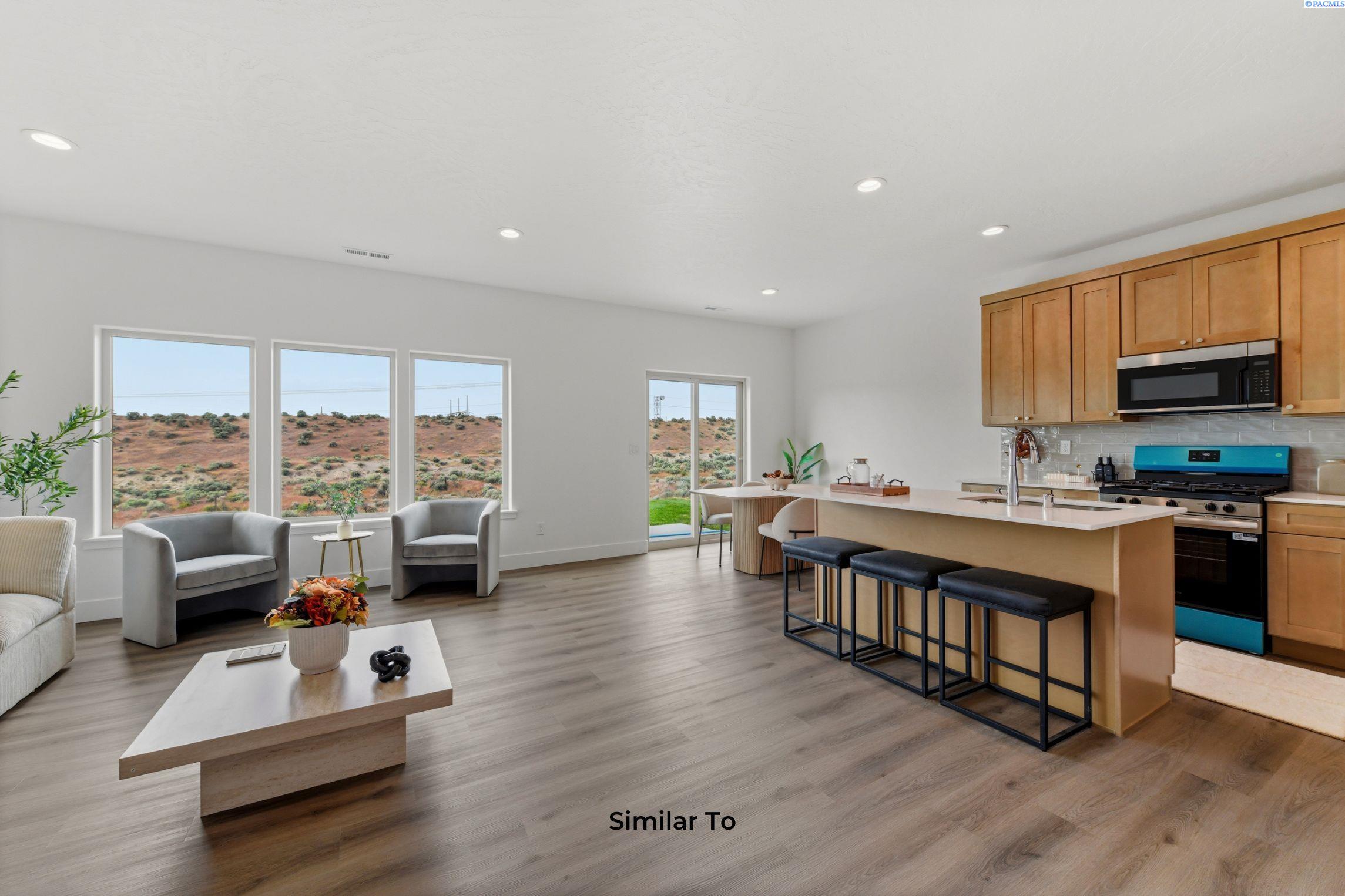 10586 W Clearwater Dr, Kennewick, WA 99336