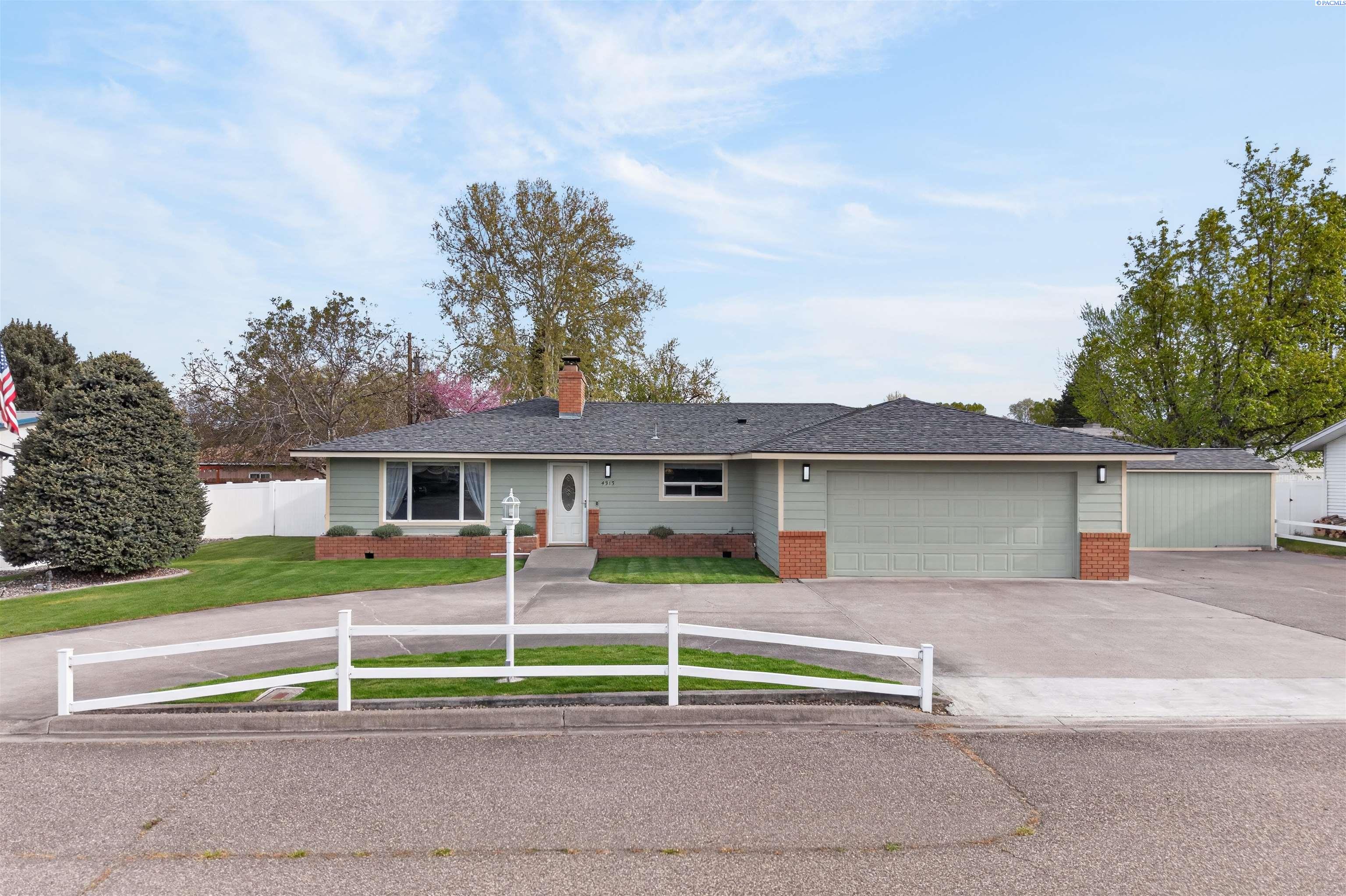 4313 W Agate St, Pasco, WA 99301