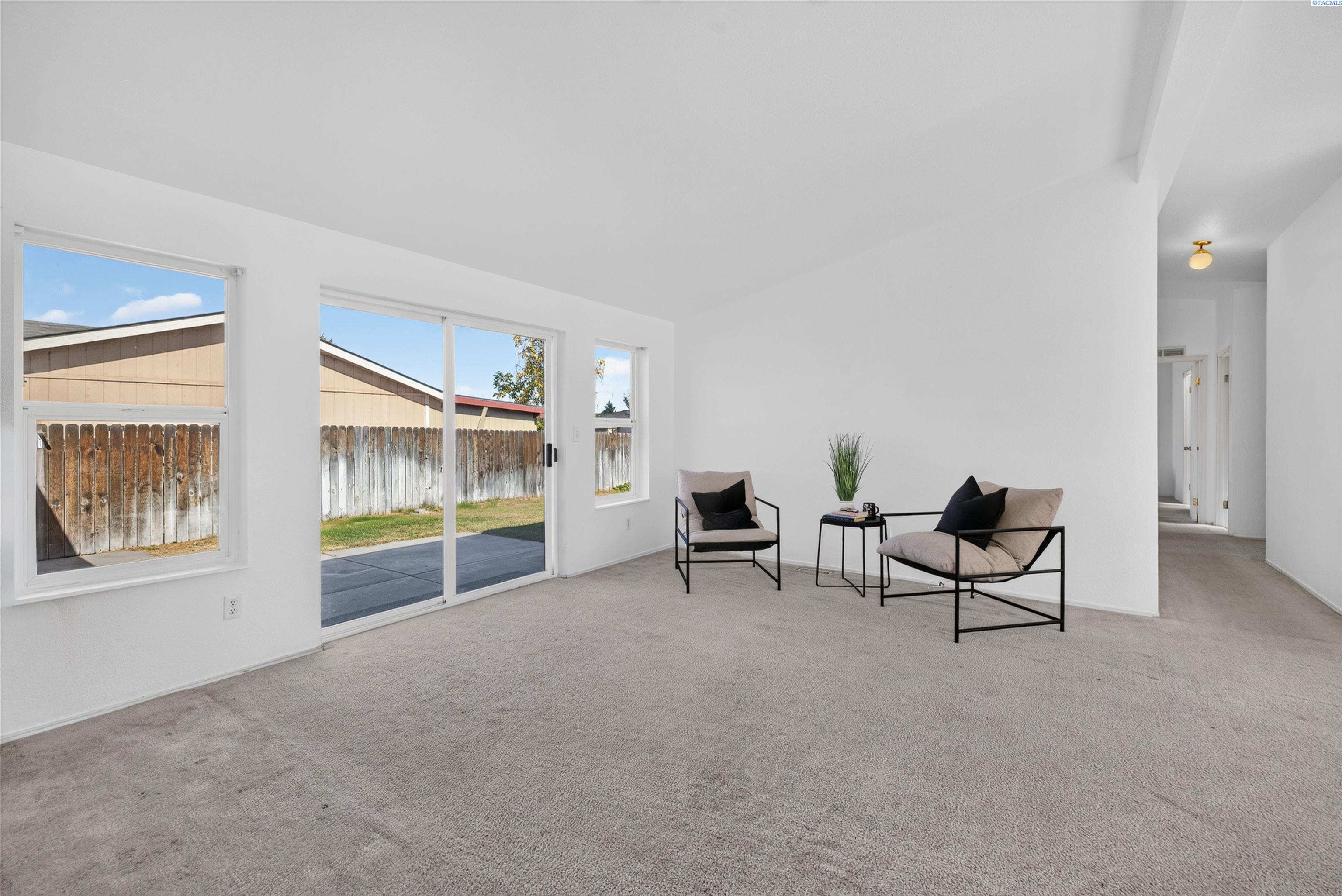 611 N Waldemar Ave, Pasco, WA 99301