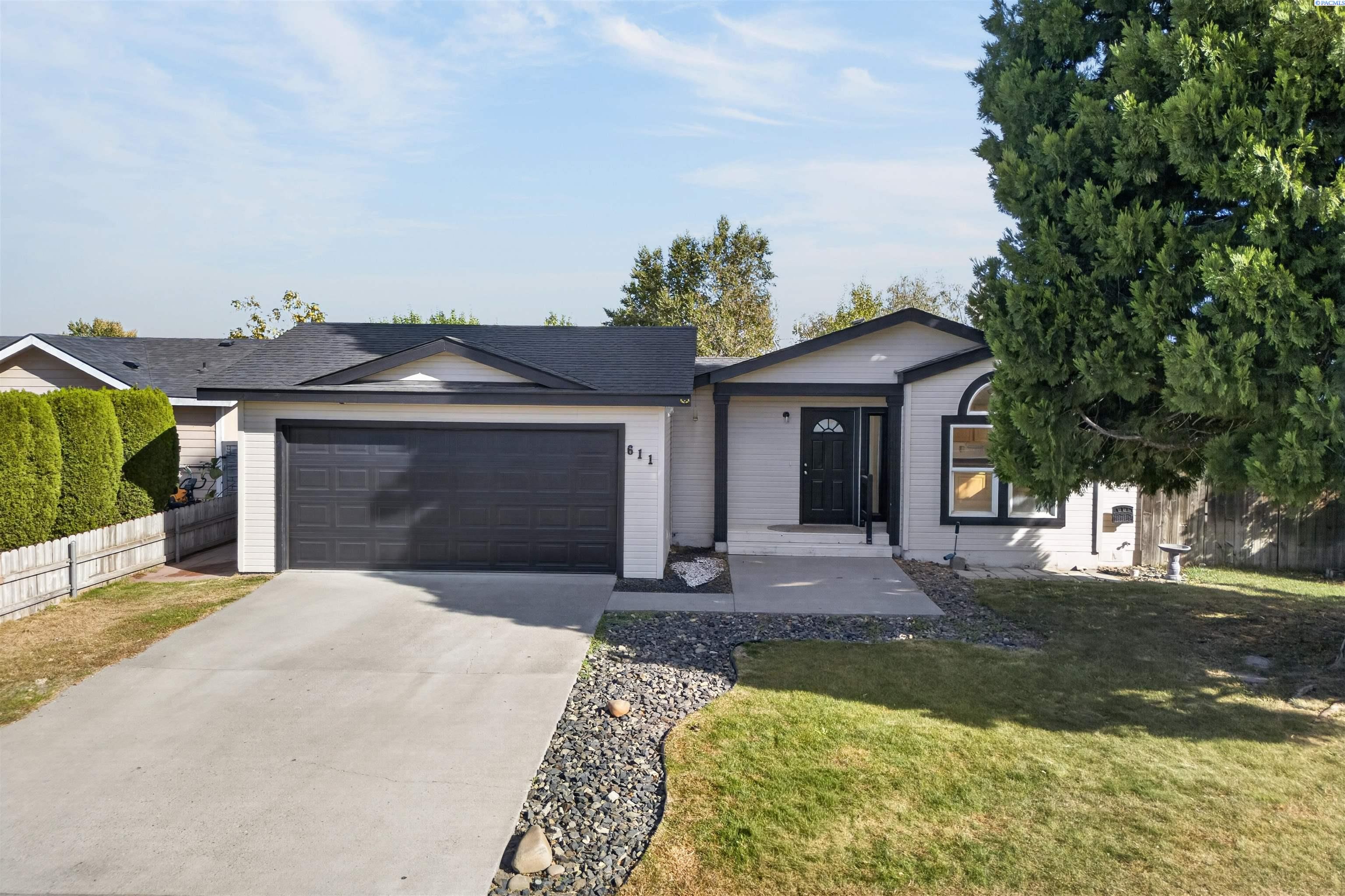 611 N Waldemar Ave, Pasco, WA 99301