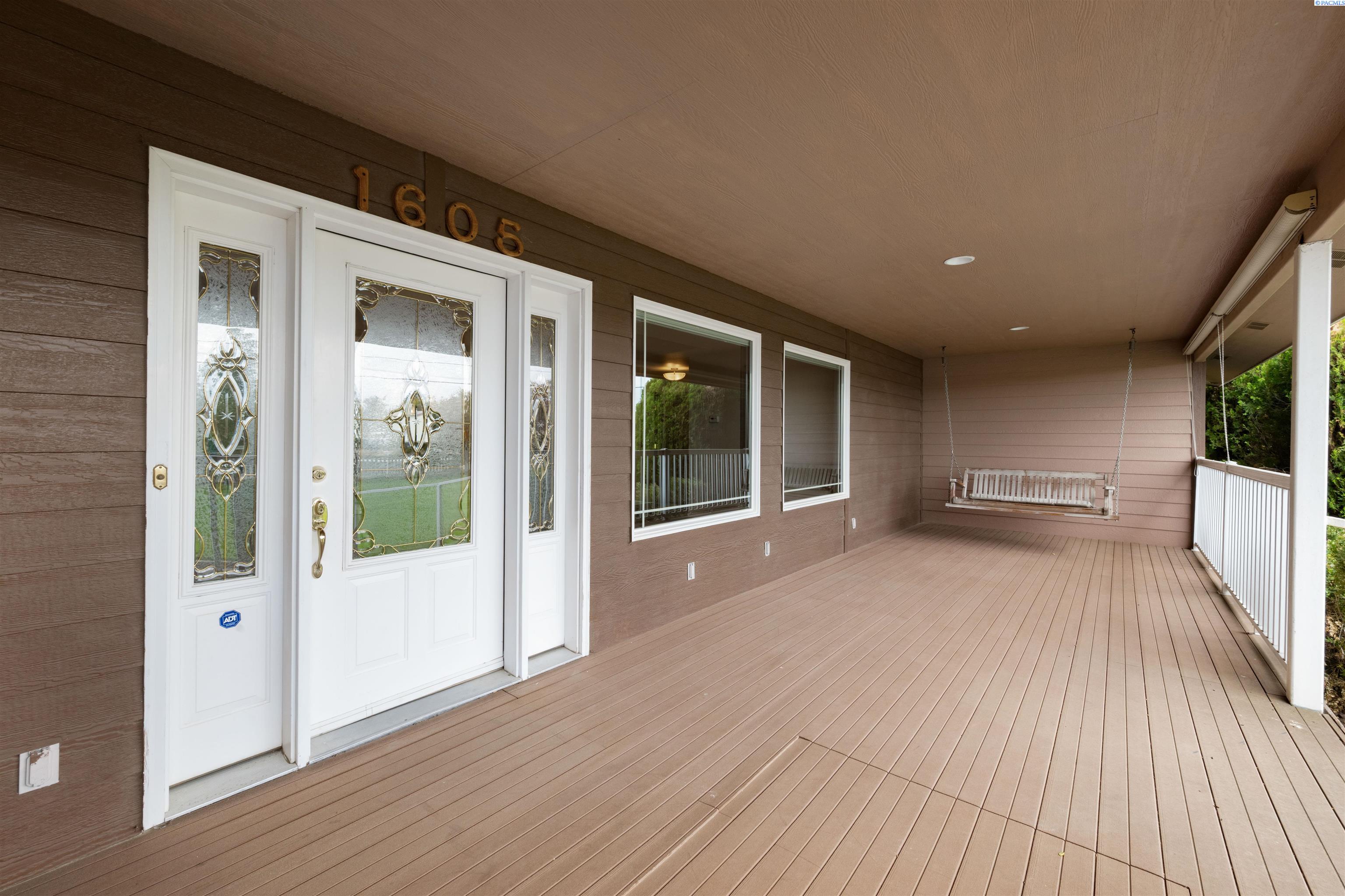 1605 Road 76, Pasco, WA 99301
