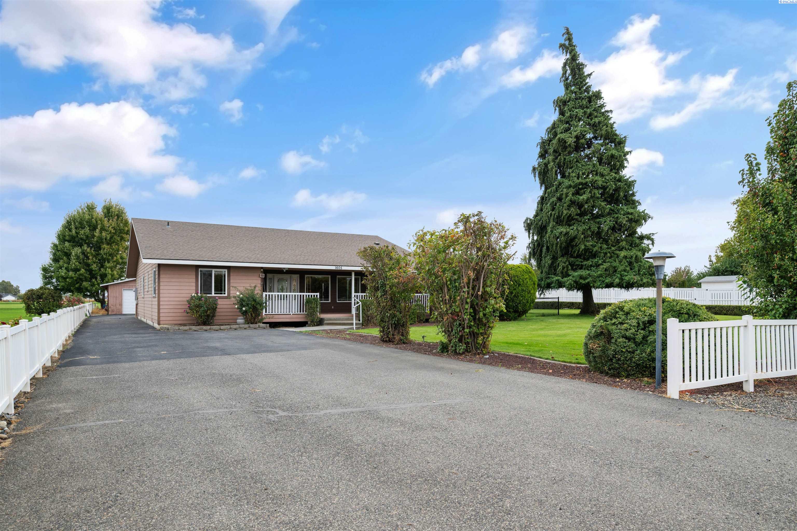 1605 Road 76, Pasco, WA 99301