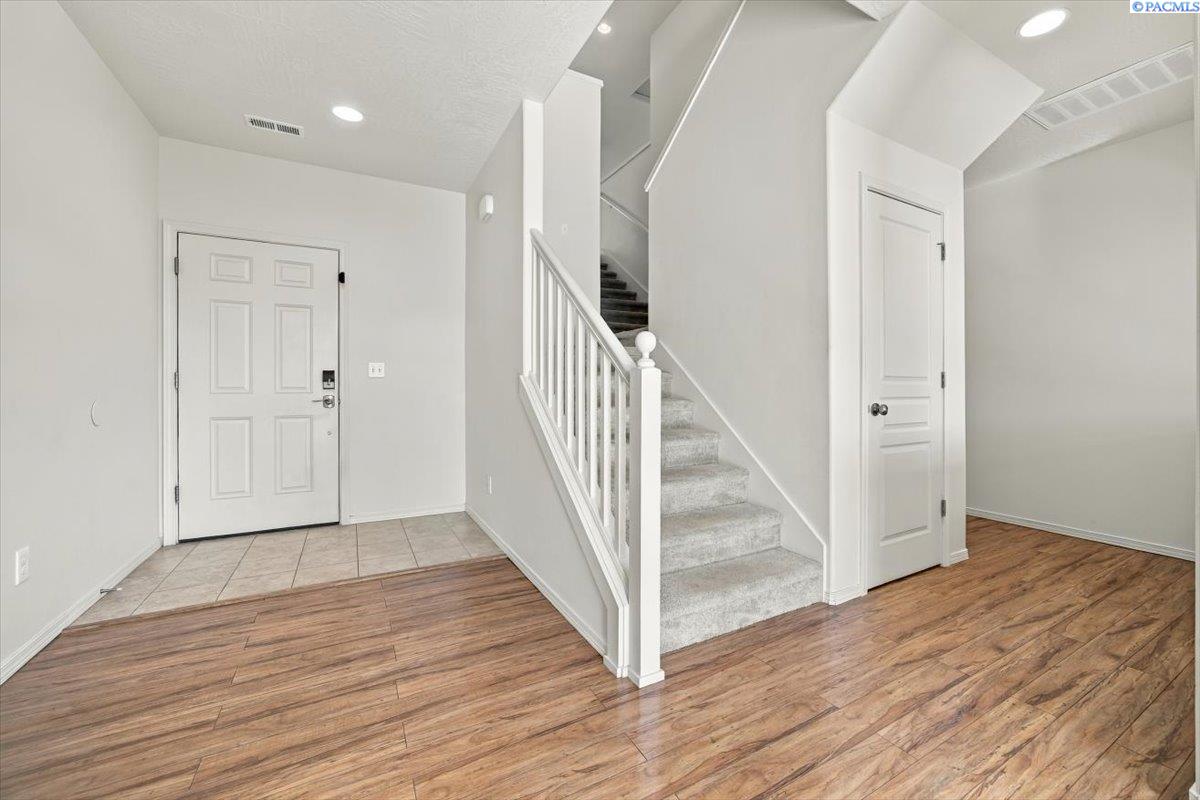 9305 W 9th Pl, Kennewick, WA 99336
