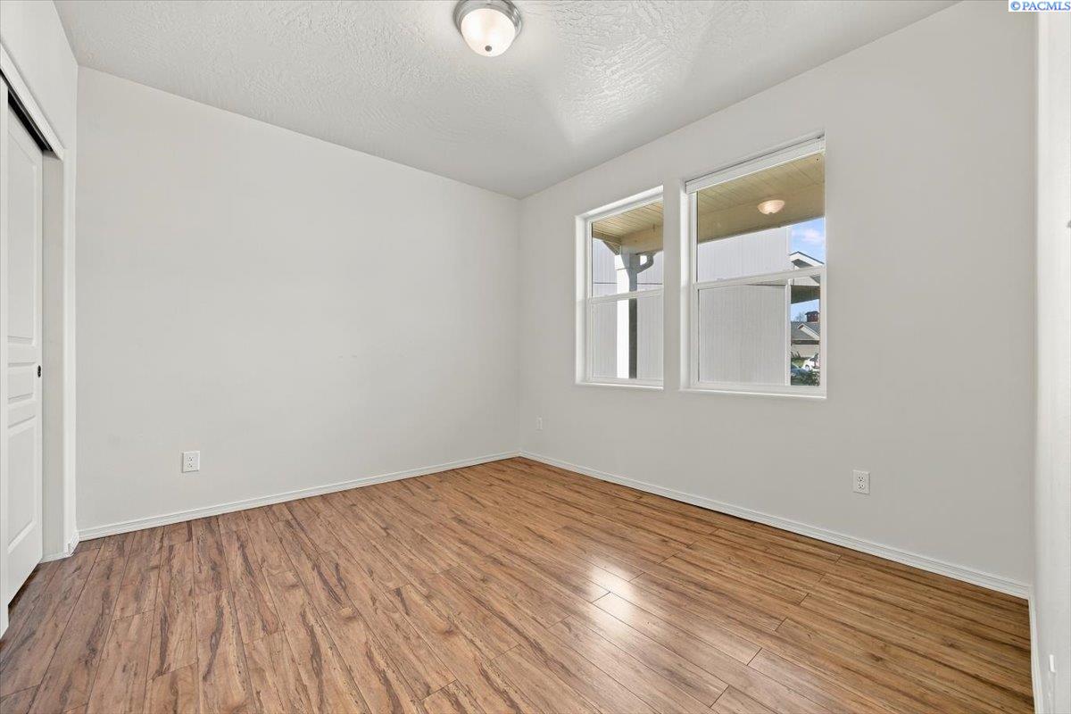 9305 W 9th Pl, Kennewick, WA 99336