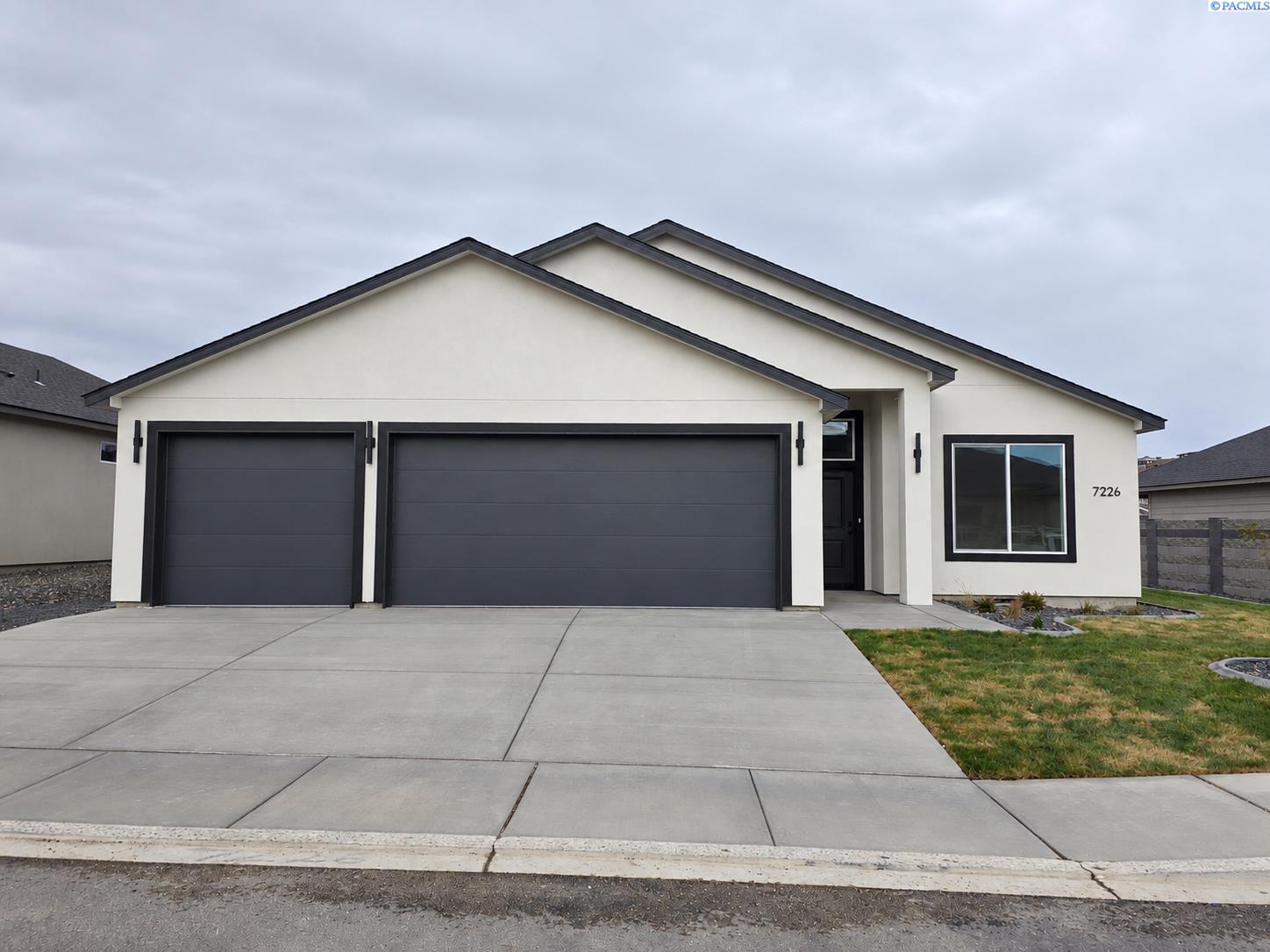 7226 W 31st Pl, Kennewick, WA 99338