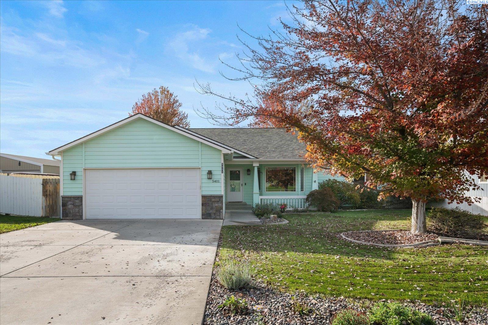 5401 Seahawk Dr, West Richland, WA 99353