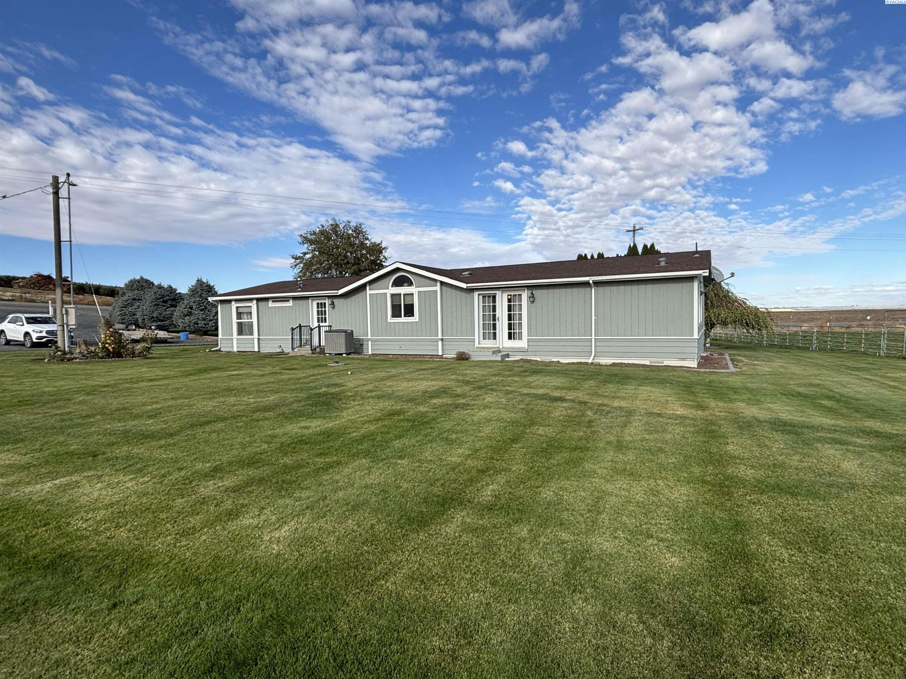 1071 Basin Hill Rd, Mesa, WA 99343-9531
