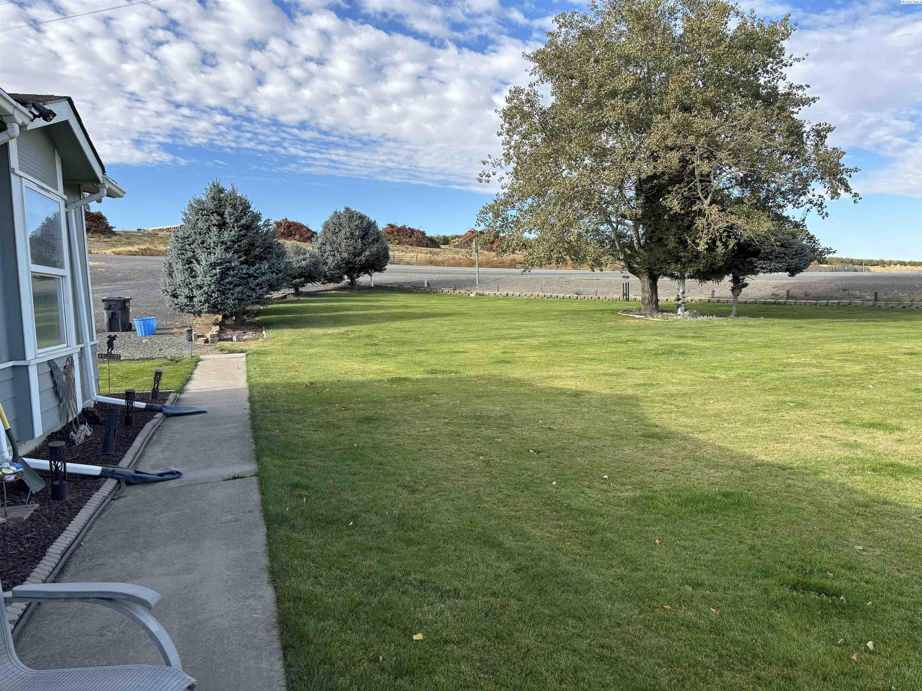 1071 Basin Hill Rd, Mesa, WA 99343-9531