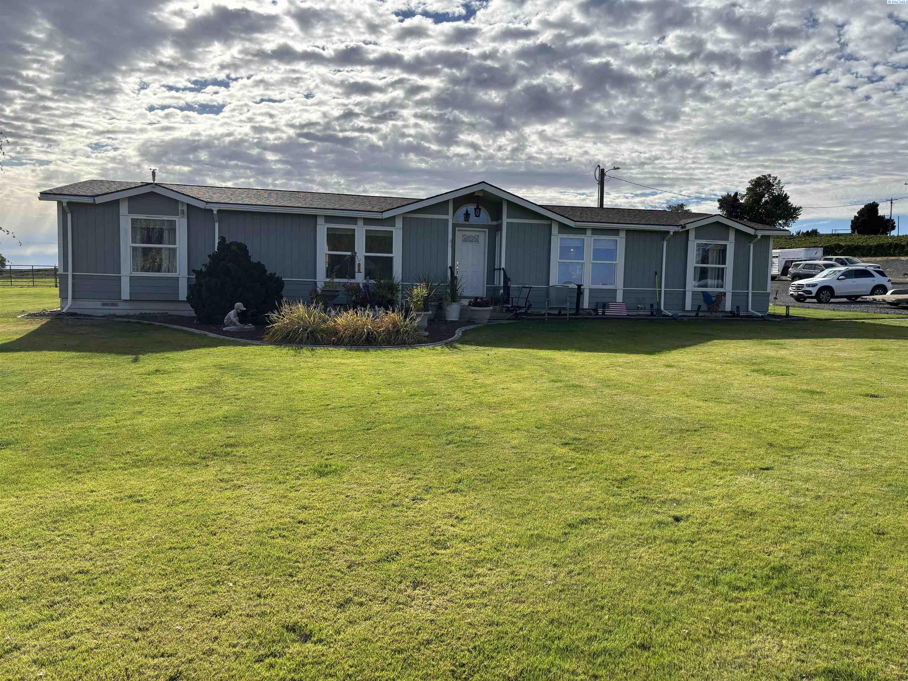 1071 Basin Hill Rd, Mesa, WA 99343-9531