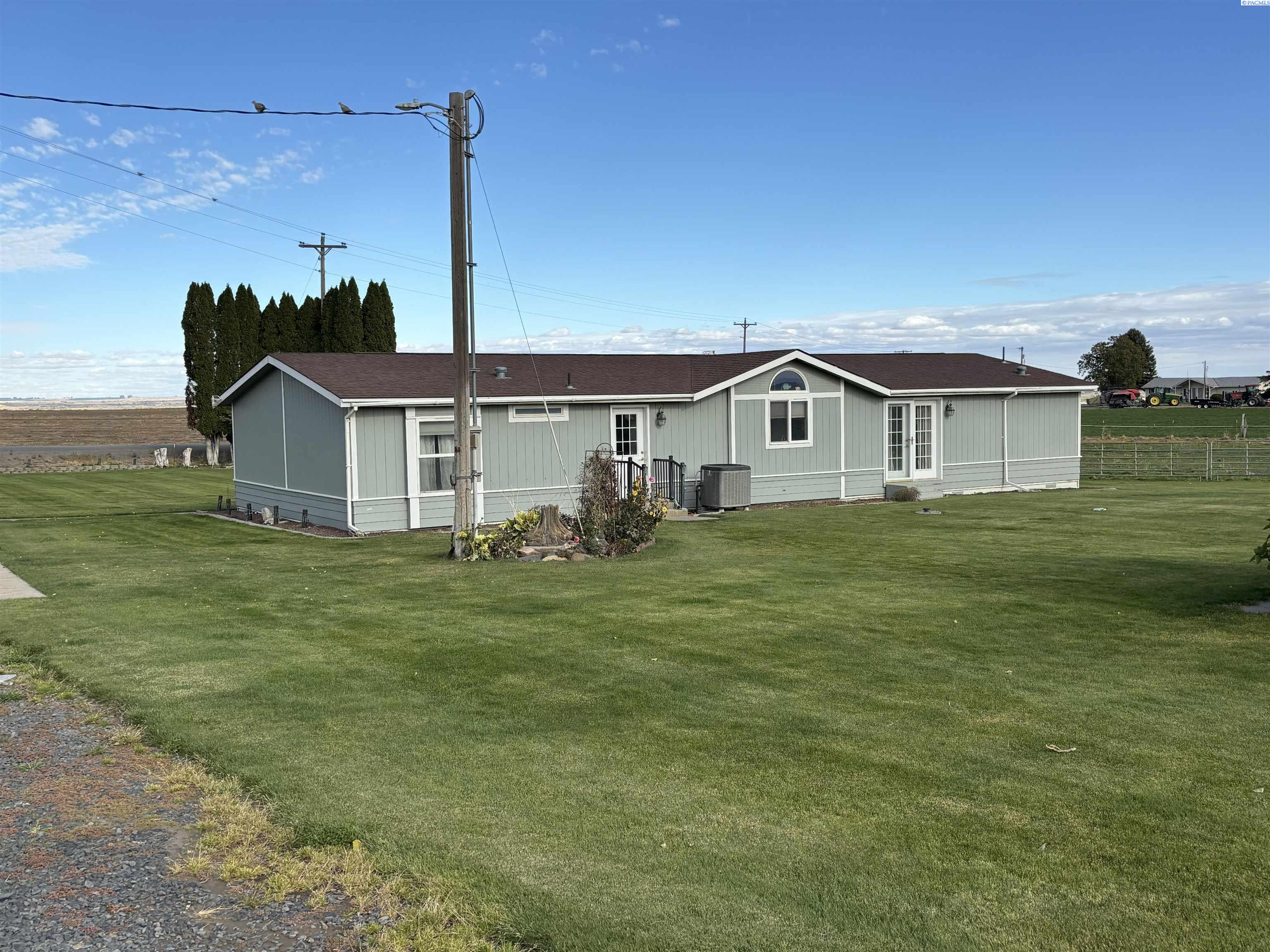 1071 Basin Hill Rd, Mesa, WA 99343-9531