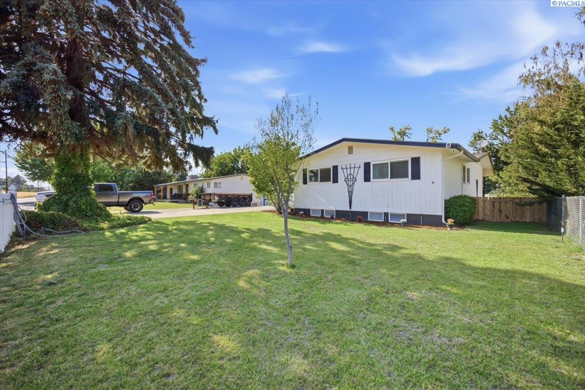 6518 W Yellowstone Ave, Kennewick, WA 99336
