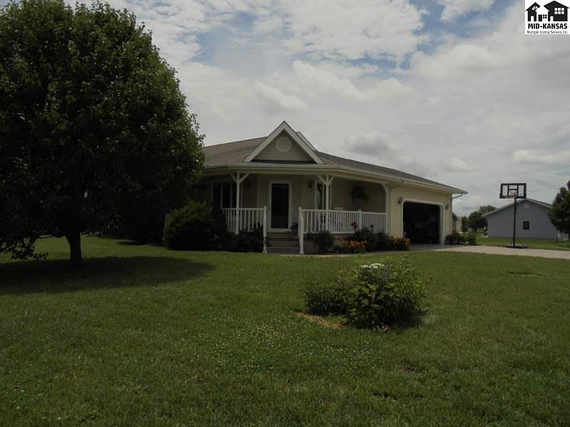 219 N Santa Fe St, Galva, KS 67443
