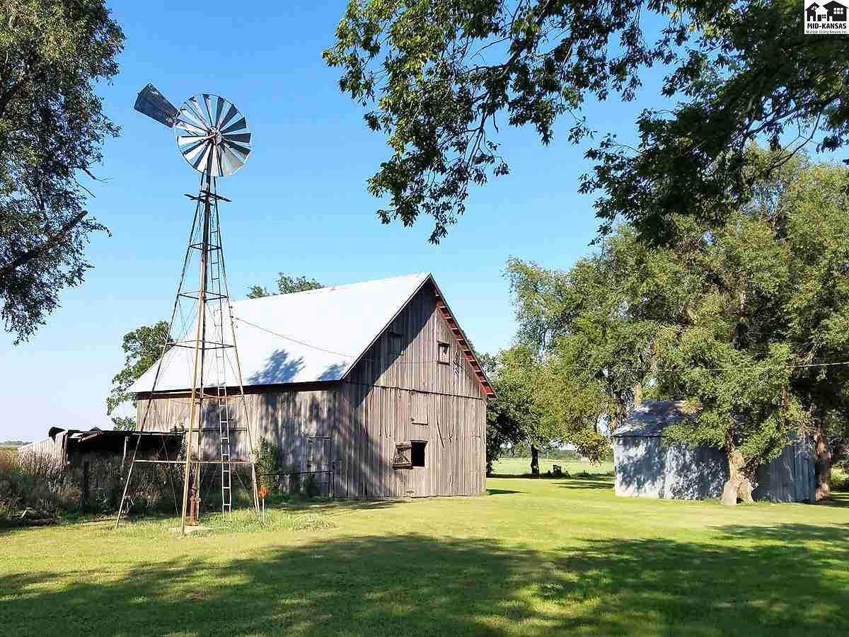 772 24th Ave, Galva, KS 67443