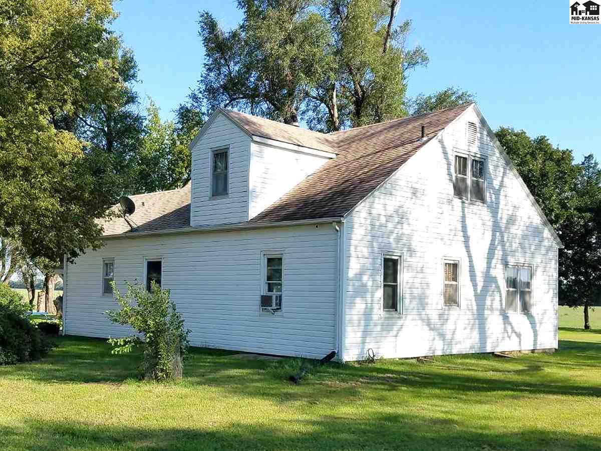 772 24th Ave, Galva, KS 67443
