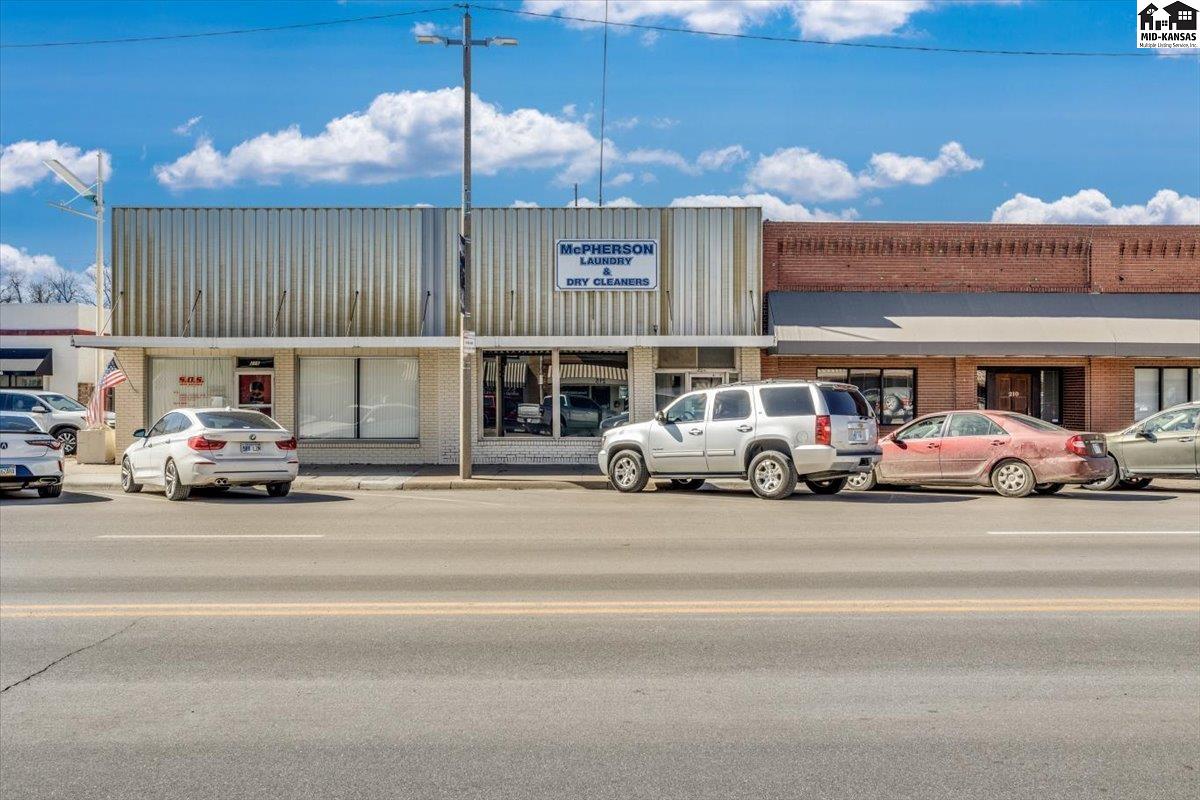 214 S Main St, Mcpherson, KS 67460