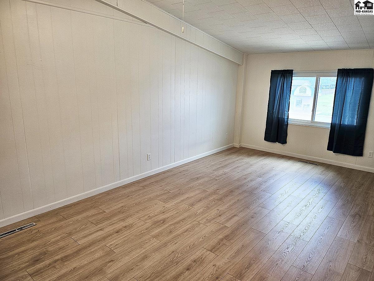 540 S Main St, Galva, KS 67443