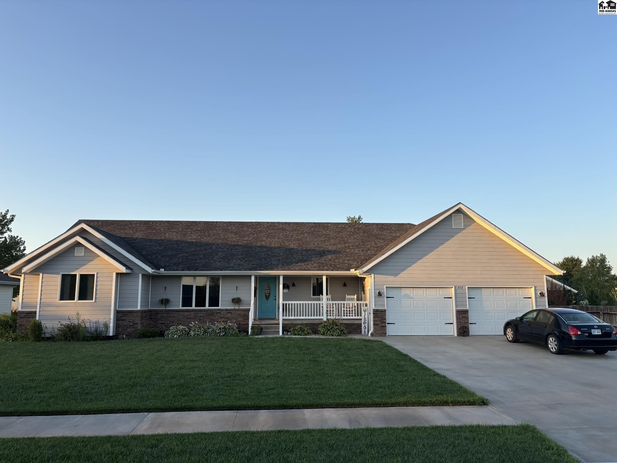 213 Unruh St, Moundridge, KS 67107