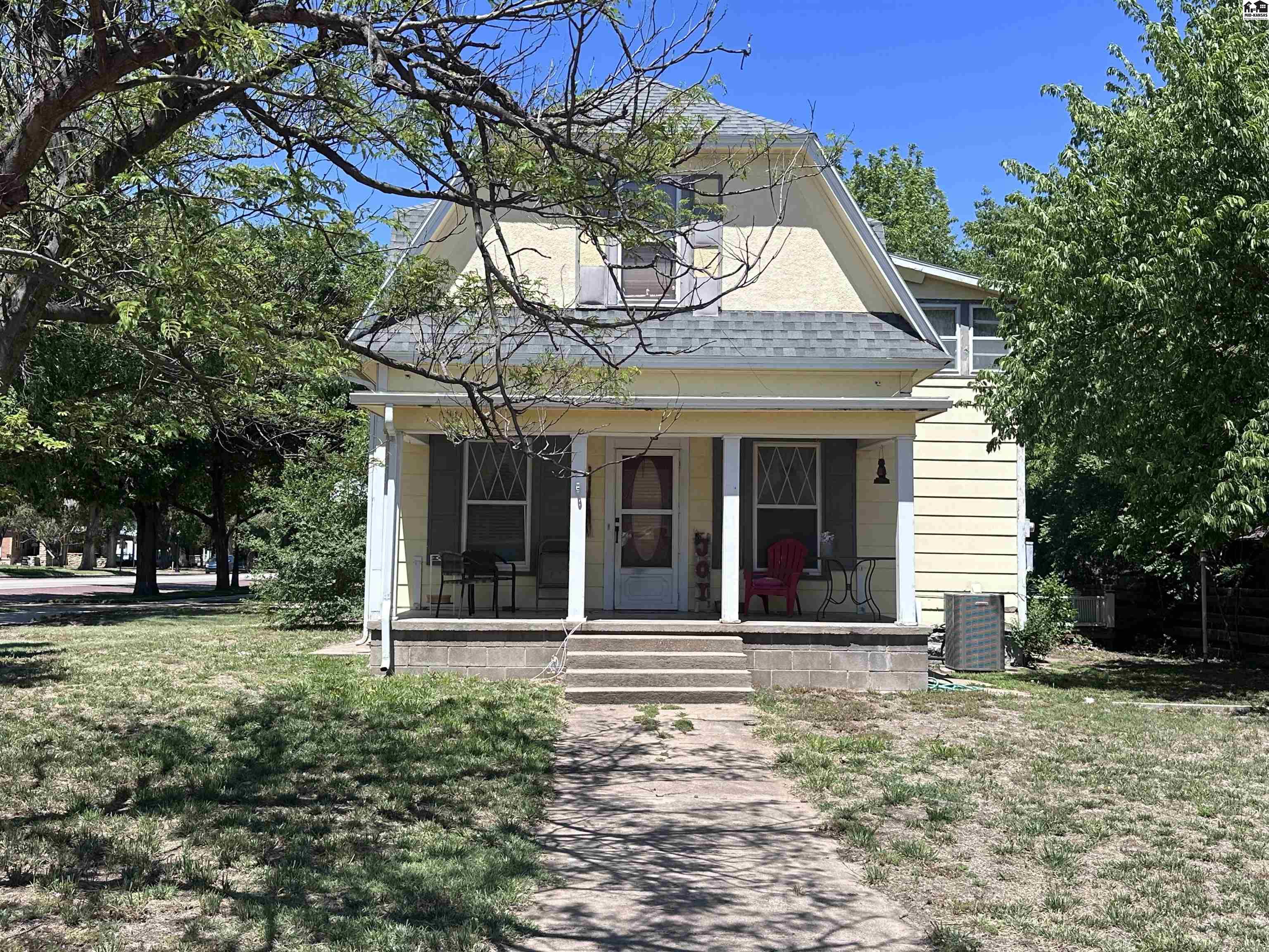 300 N Main St, Pratt, KS 67124