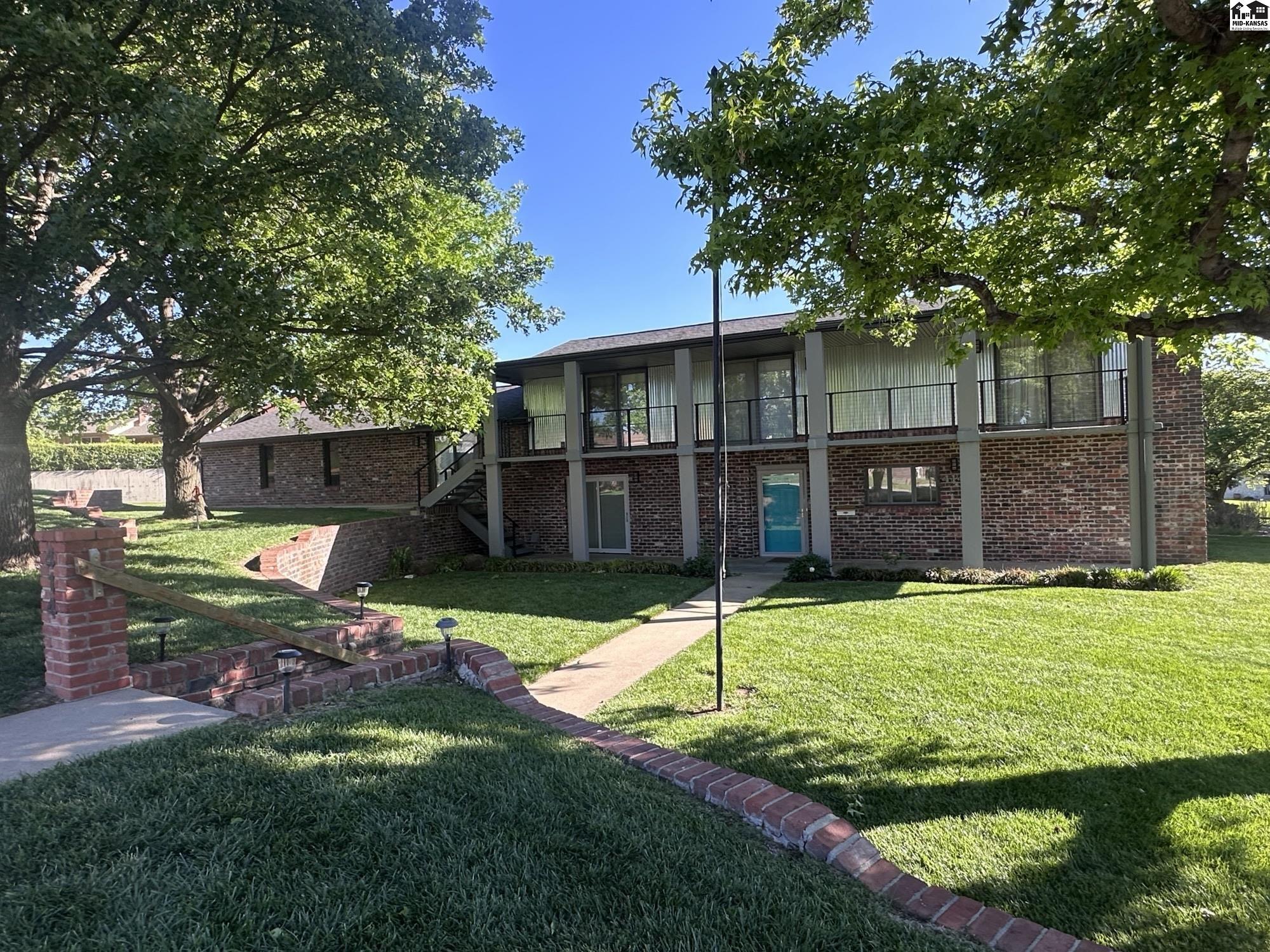 414 Saratoga Ct, Pratt, KS 67124