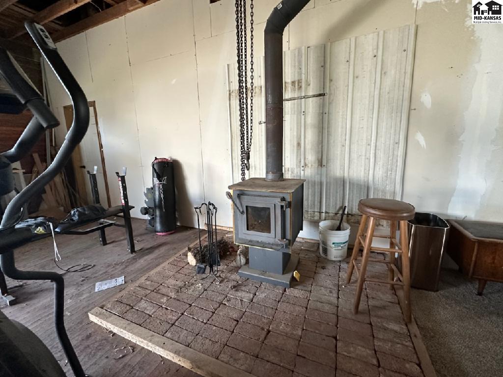701 E Hoch St, Moundridge, KS 67107