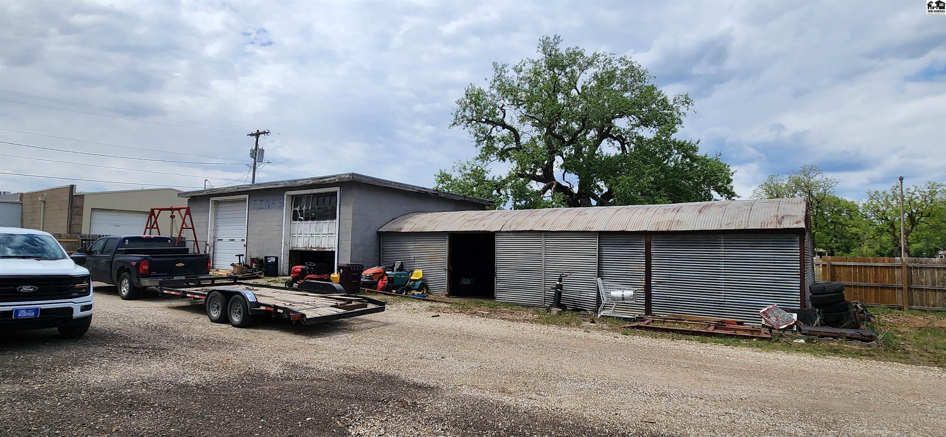 102 S 2nd St, Canton, KS 67428