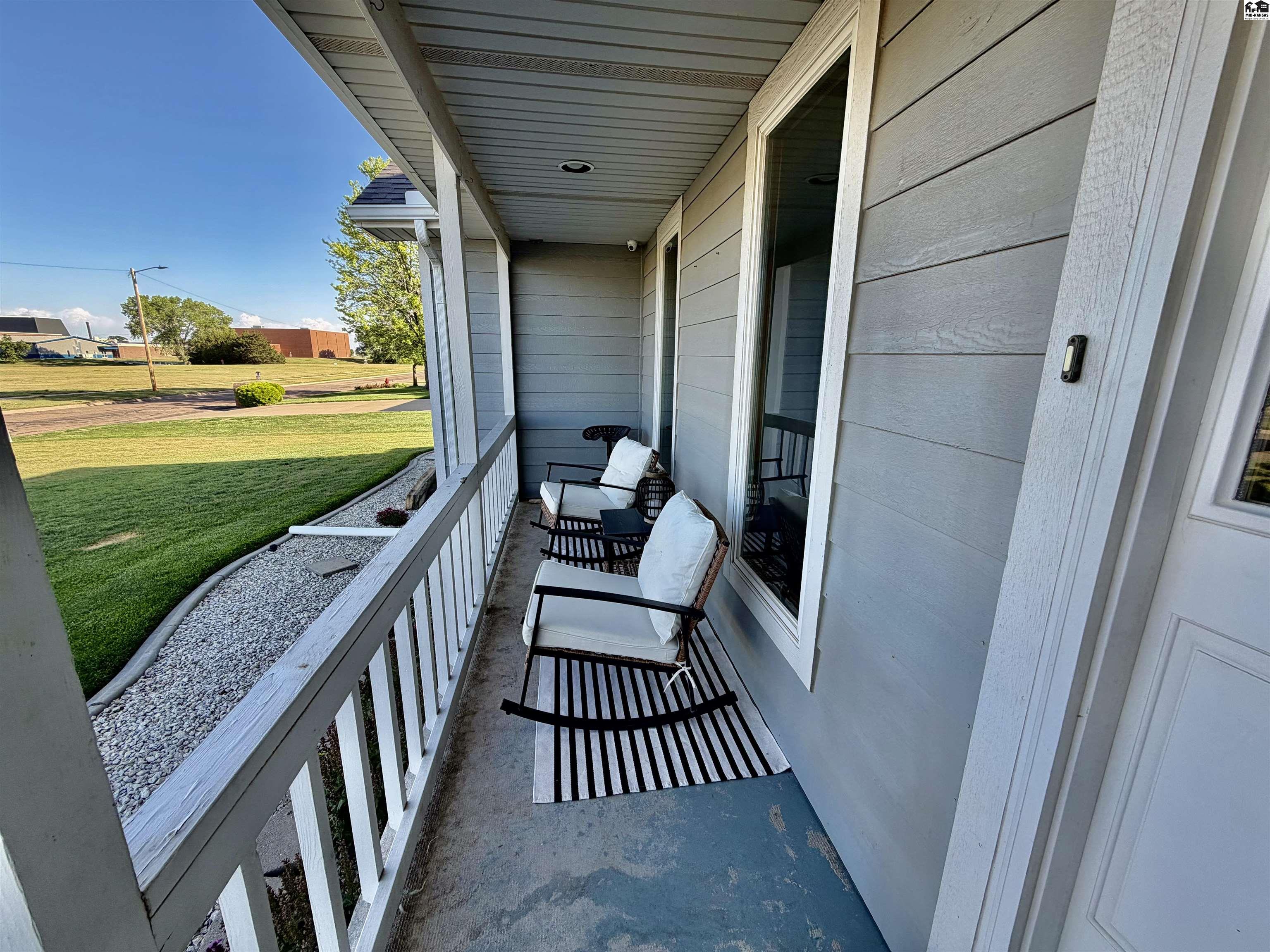 1203 S Bell, Lyons, KS 67554