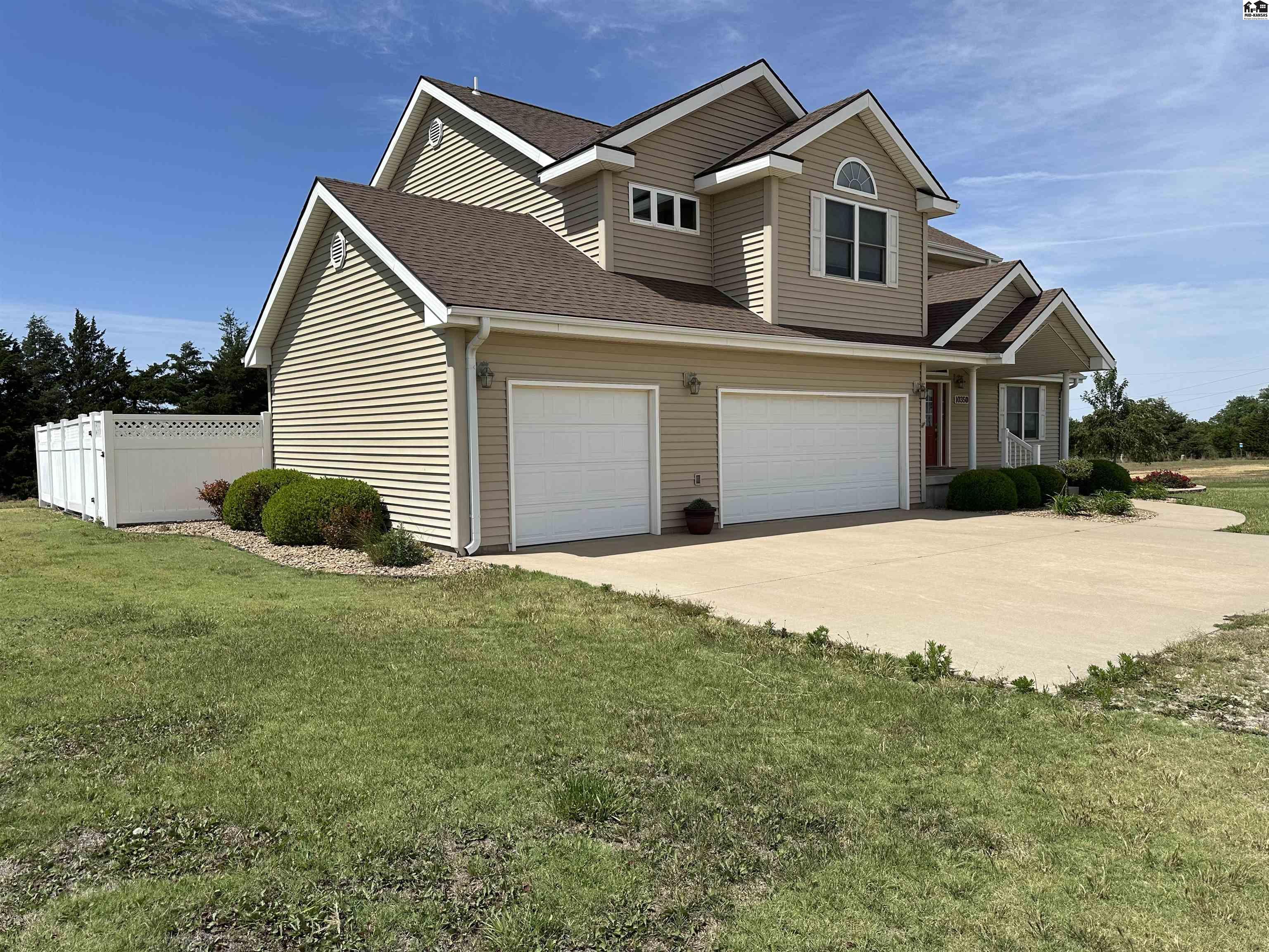 10350 SW Lakeview Dr, Pratt, KS 67124