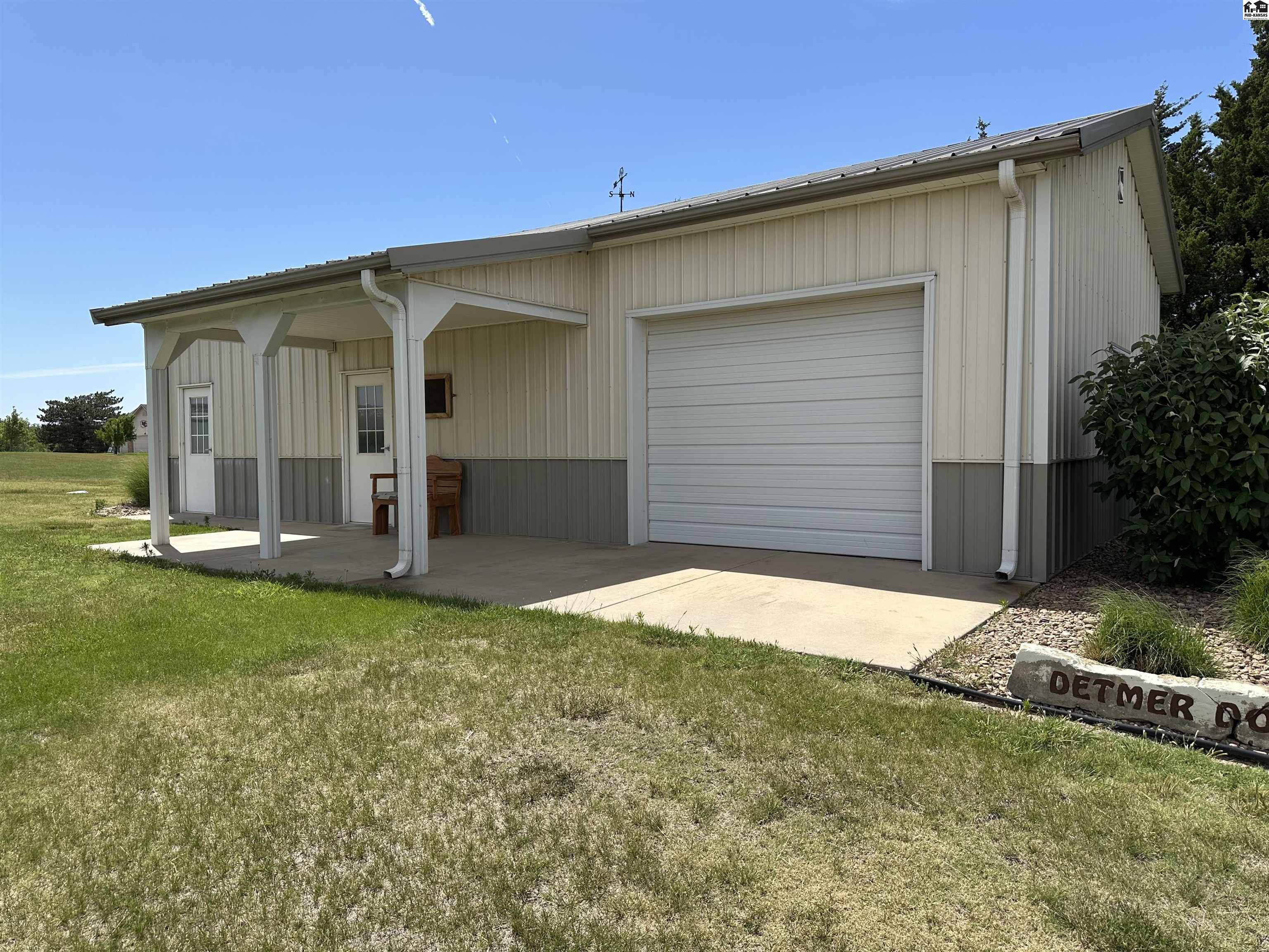 10350 SW Lakeview Dr, Pratt, KS 67124