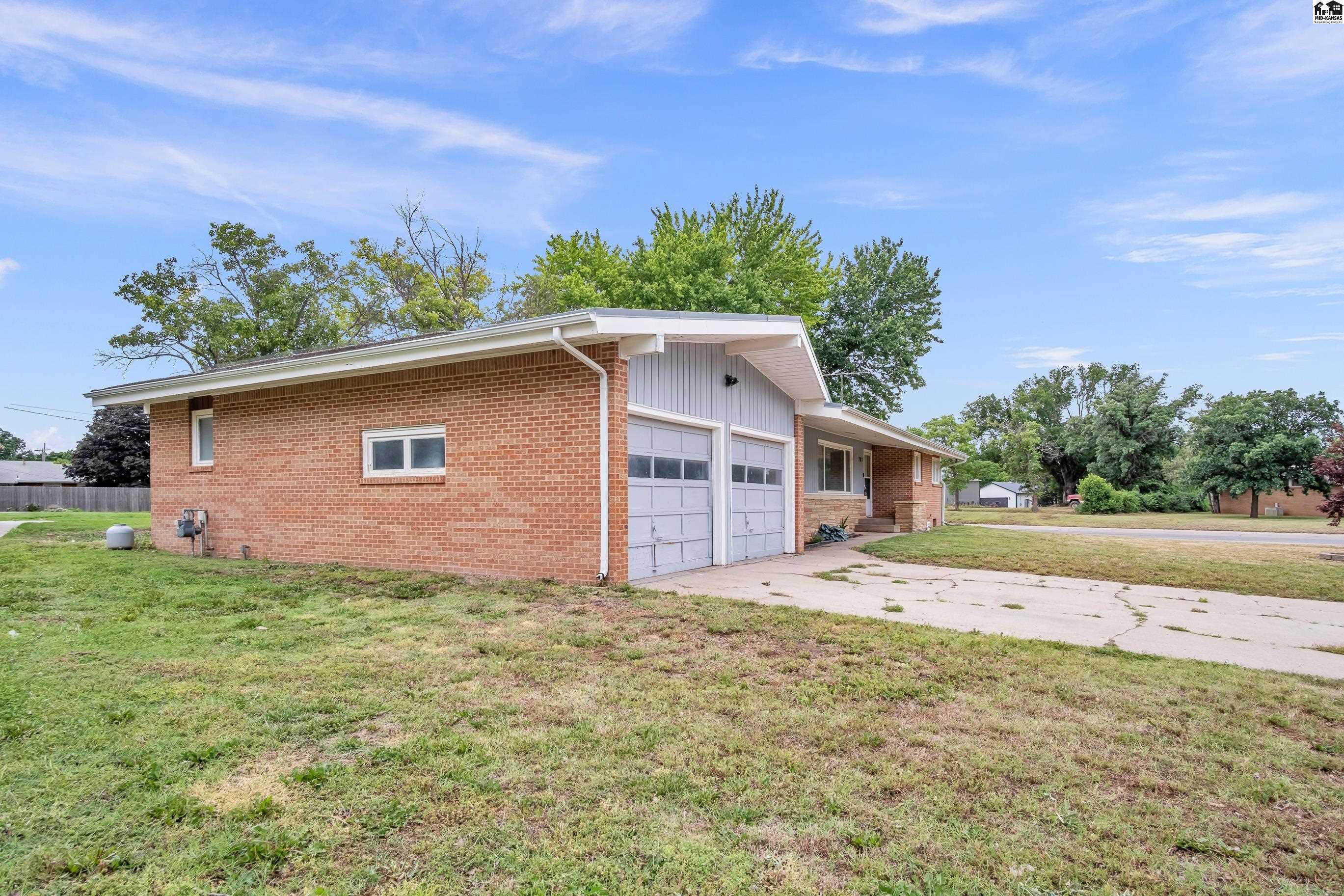 701 W Main St, Arlington, KS 67514