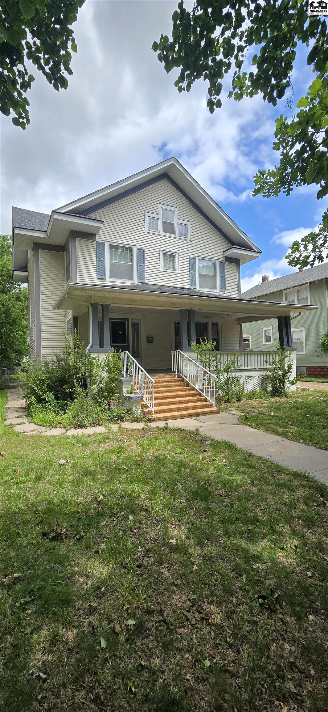 306 E 13th Ave, Hutchinson, KS 67501