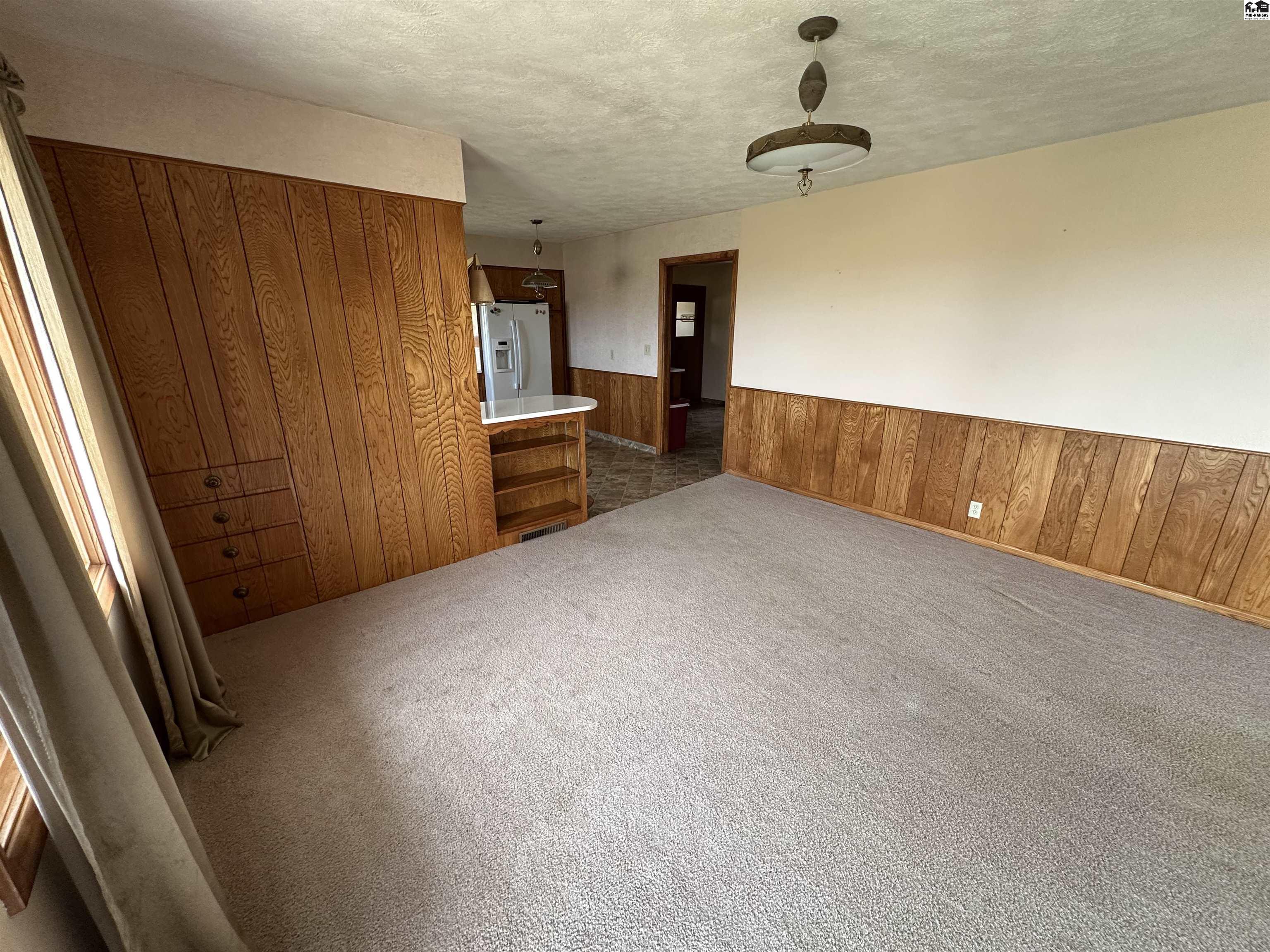 2147 Highway 400, Mullinville, KS 67109