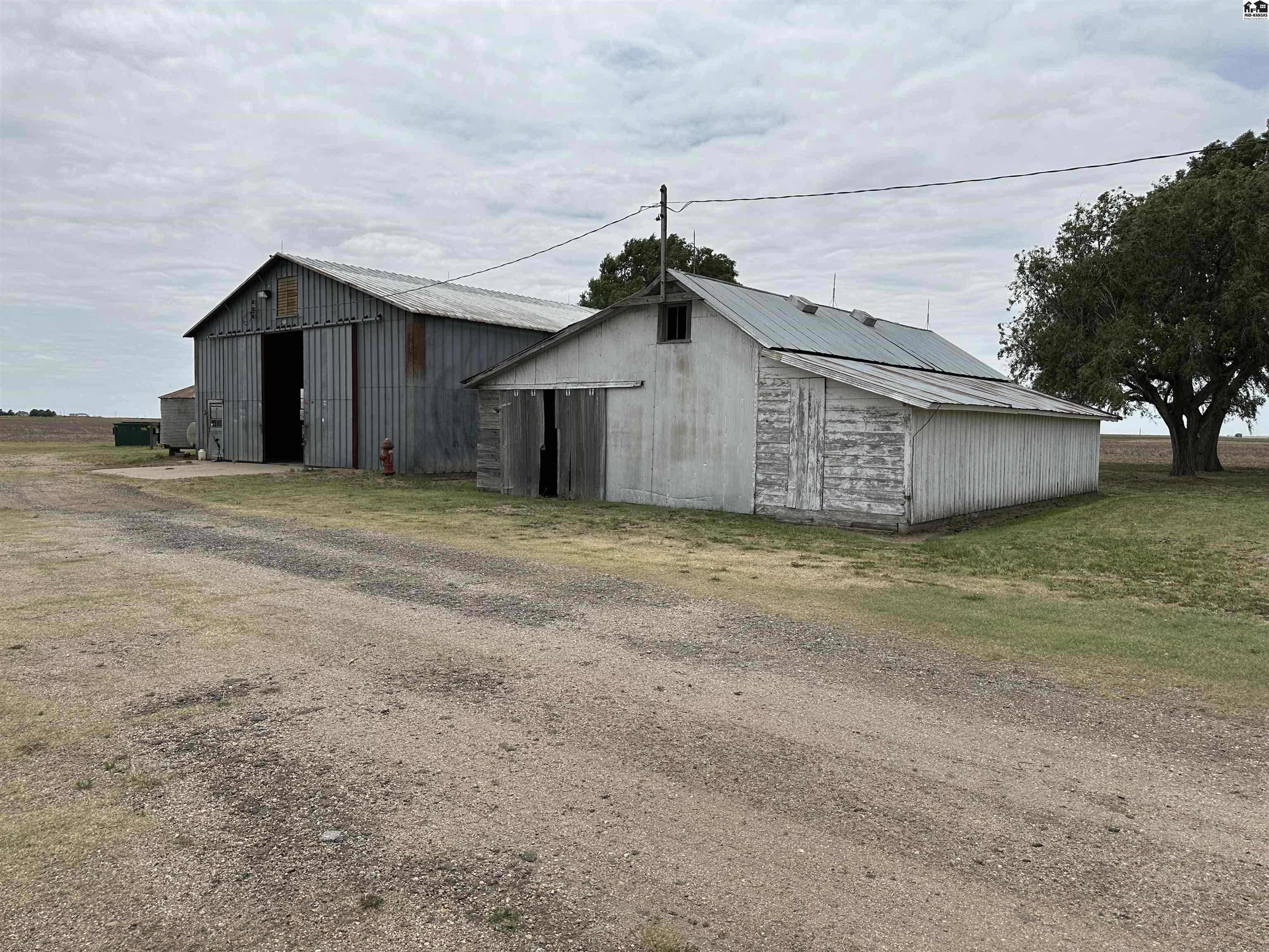 2147 Highway 400, Mullinville, KS 67109