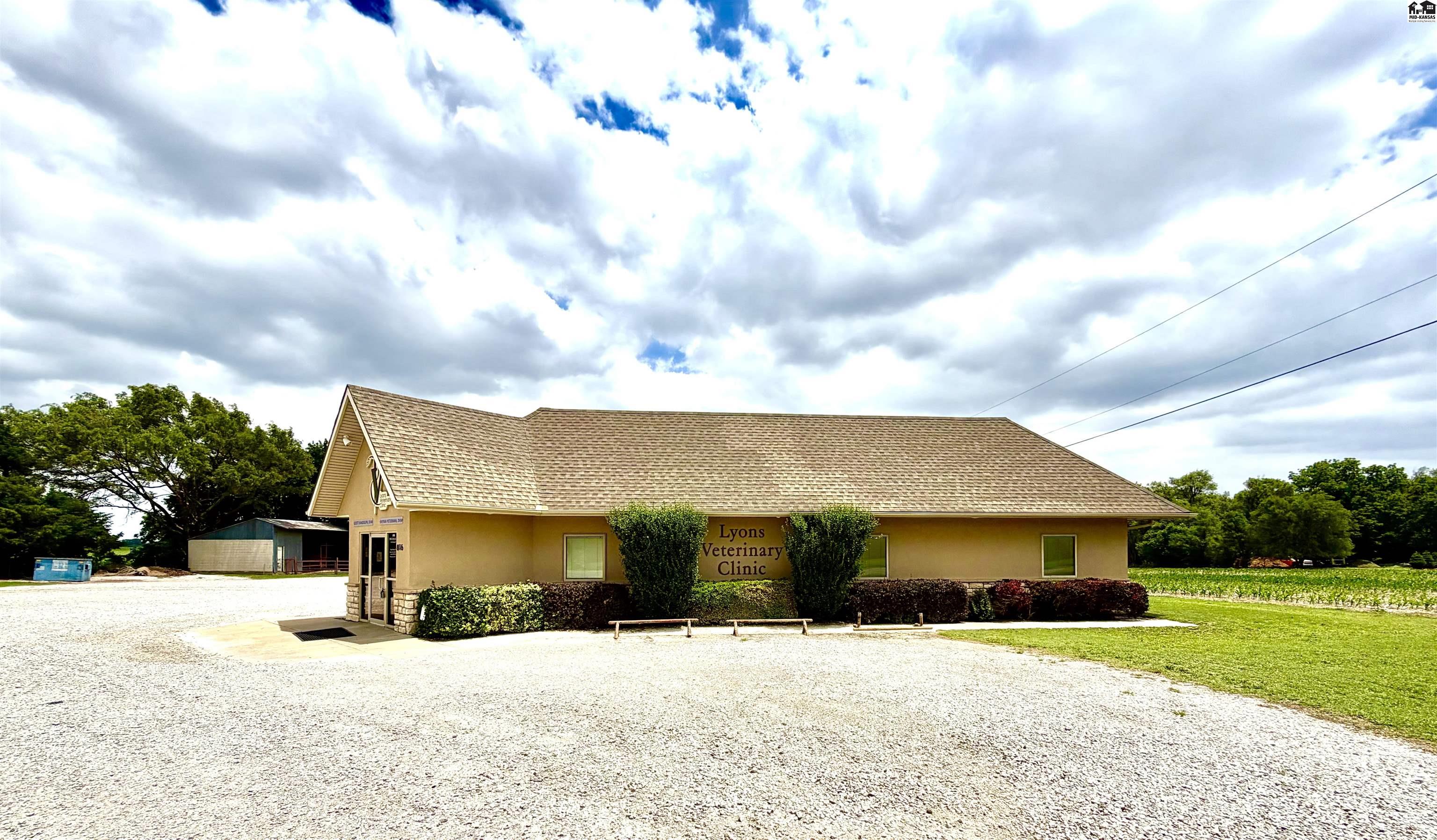 816 N Grand, Lyons, KS 67554