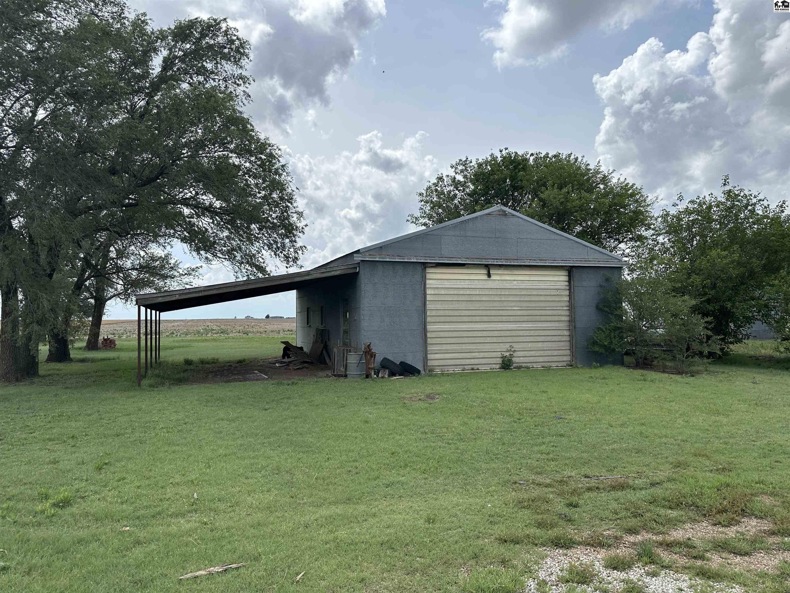 406 S Main St, Haviland, KS 67059