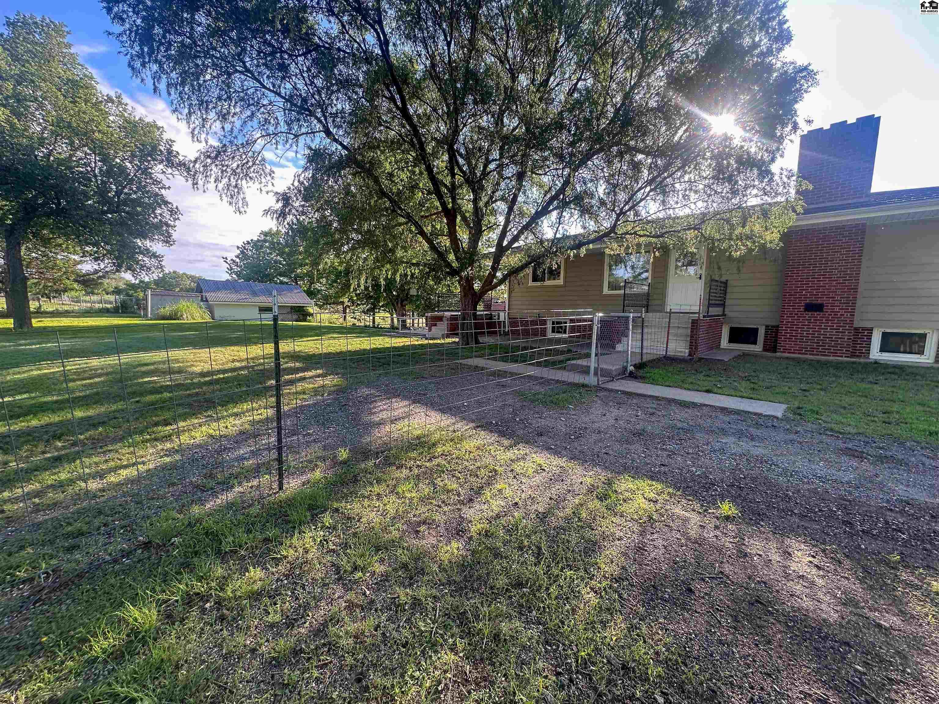 10334 W Us Hwy 54, Pratt, KS 67124