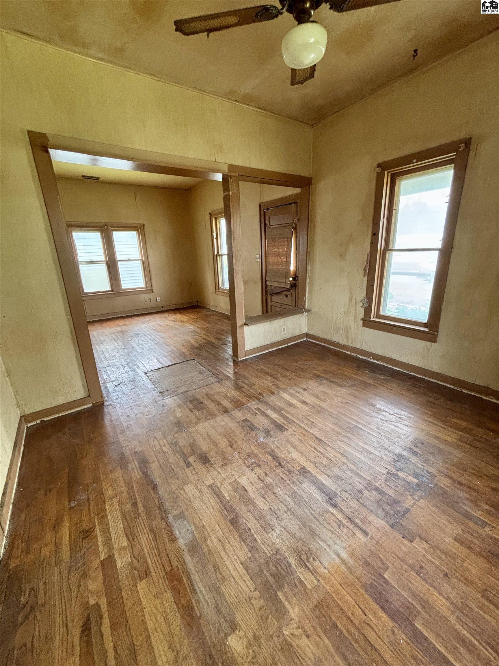 209 S Oak St, Mcpherson, KS 67460