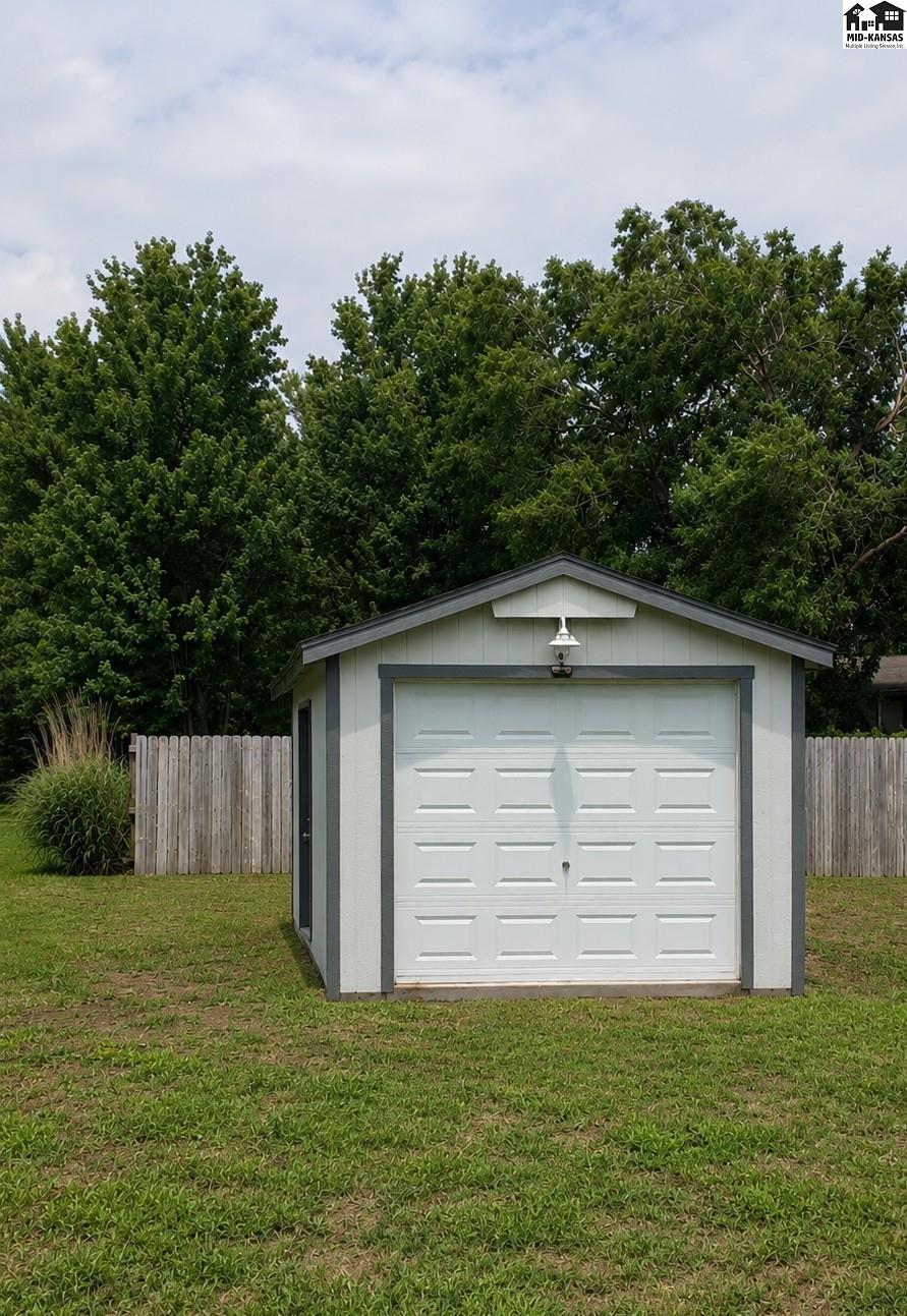 807 N Sill St, Nickerson, KS 67561-6757