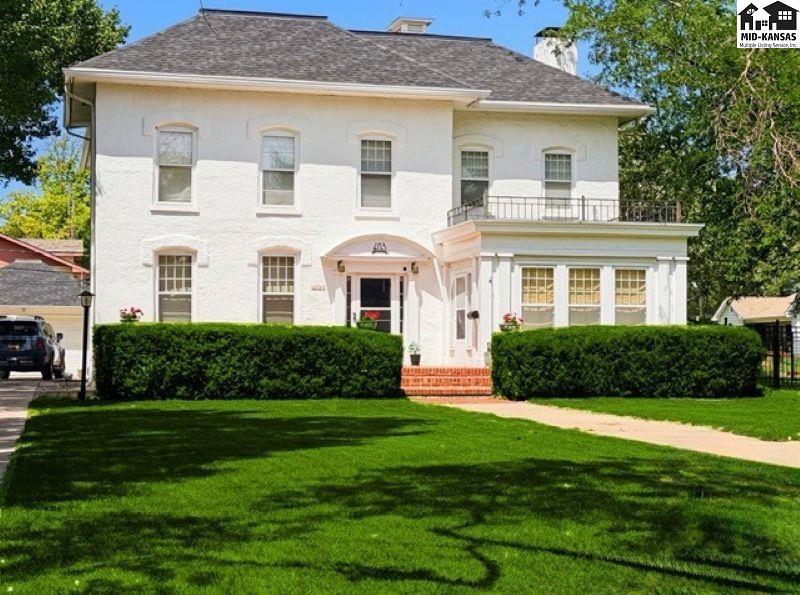 603 S Douglas Ave, Lyons, KS 67554