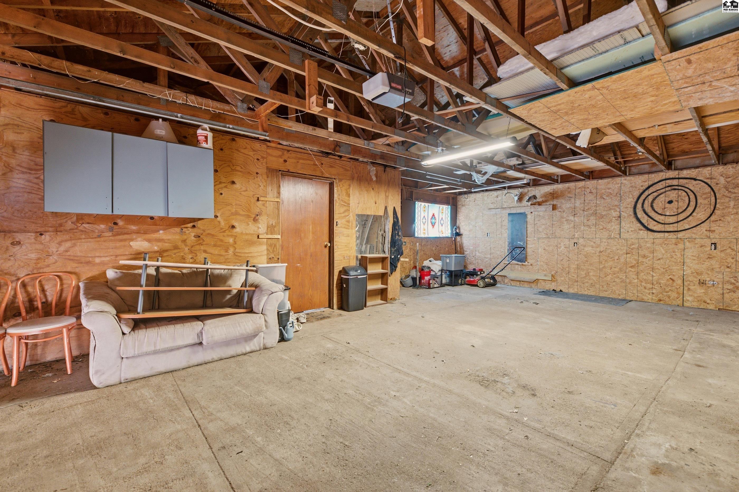 121 S Plum St, Pretty Prairie, KS 67570