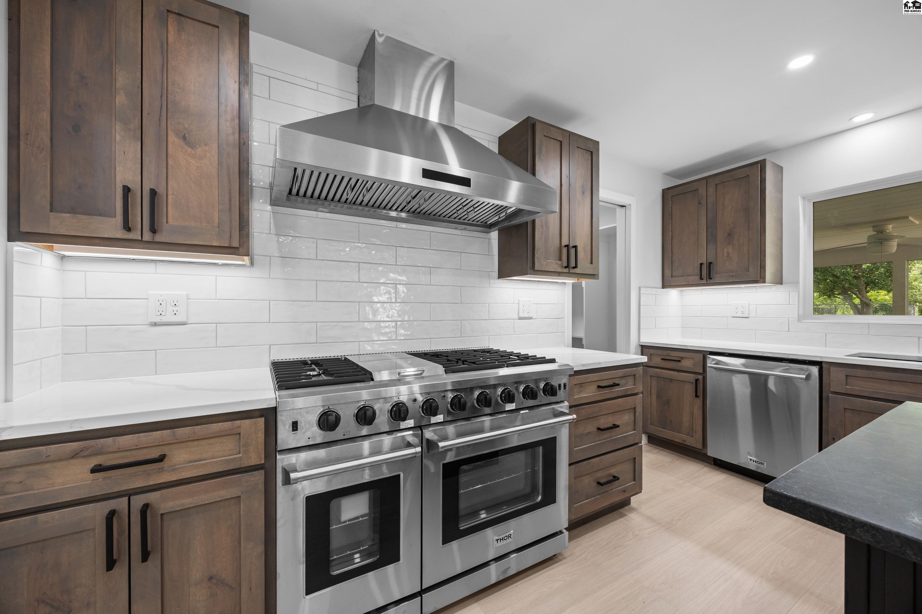 16 Carlton Rd, Hutchinson, KS 67502