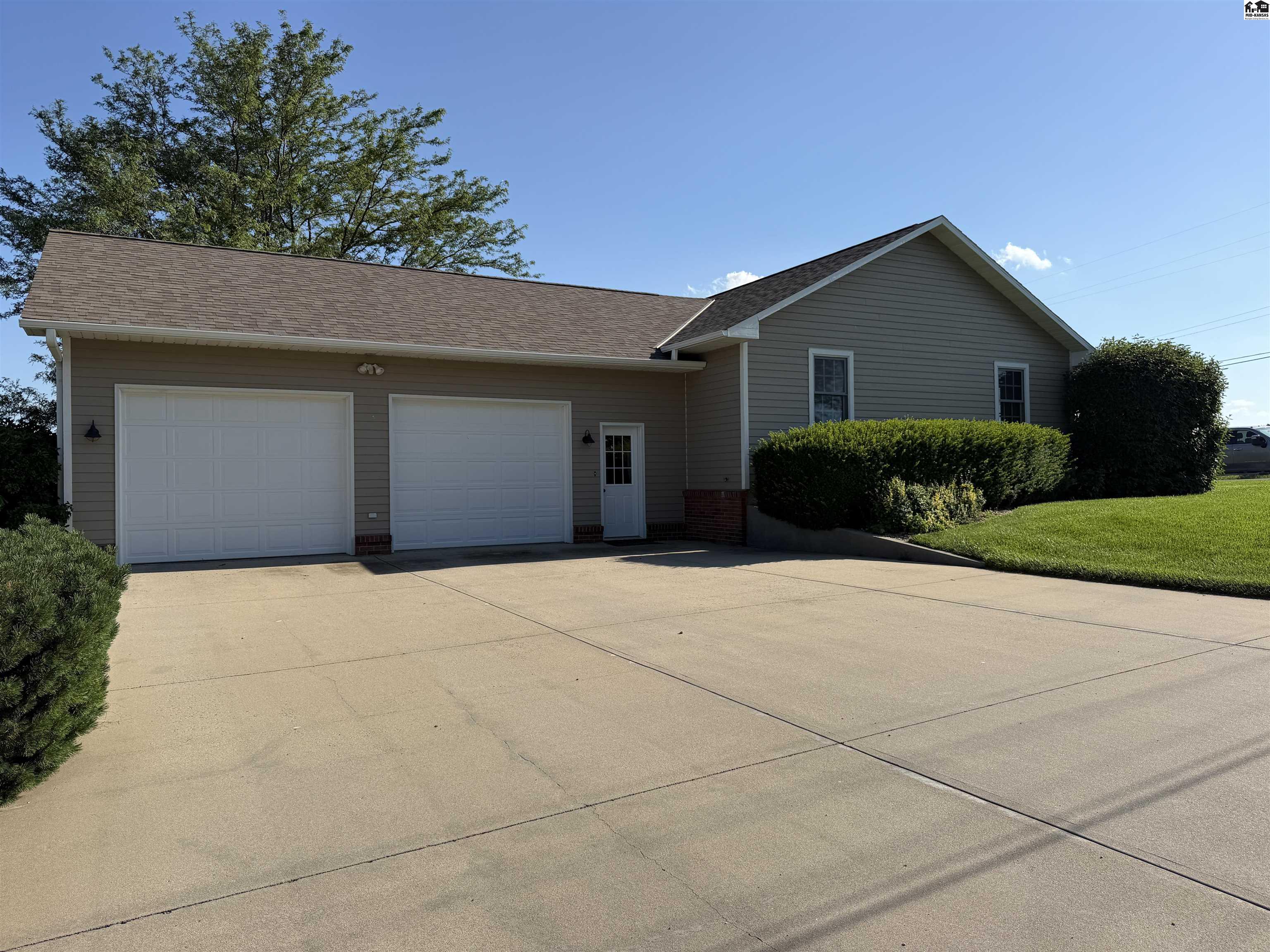 622 N Locust St, Mankato, KS 66956