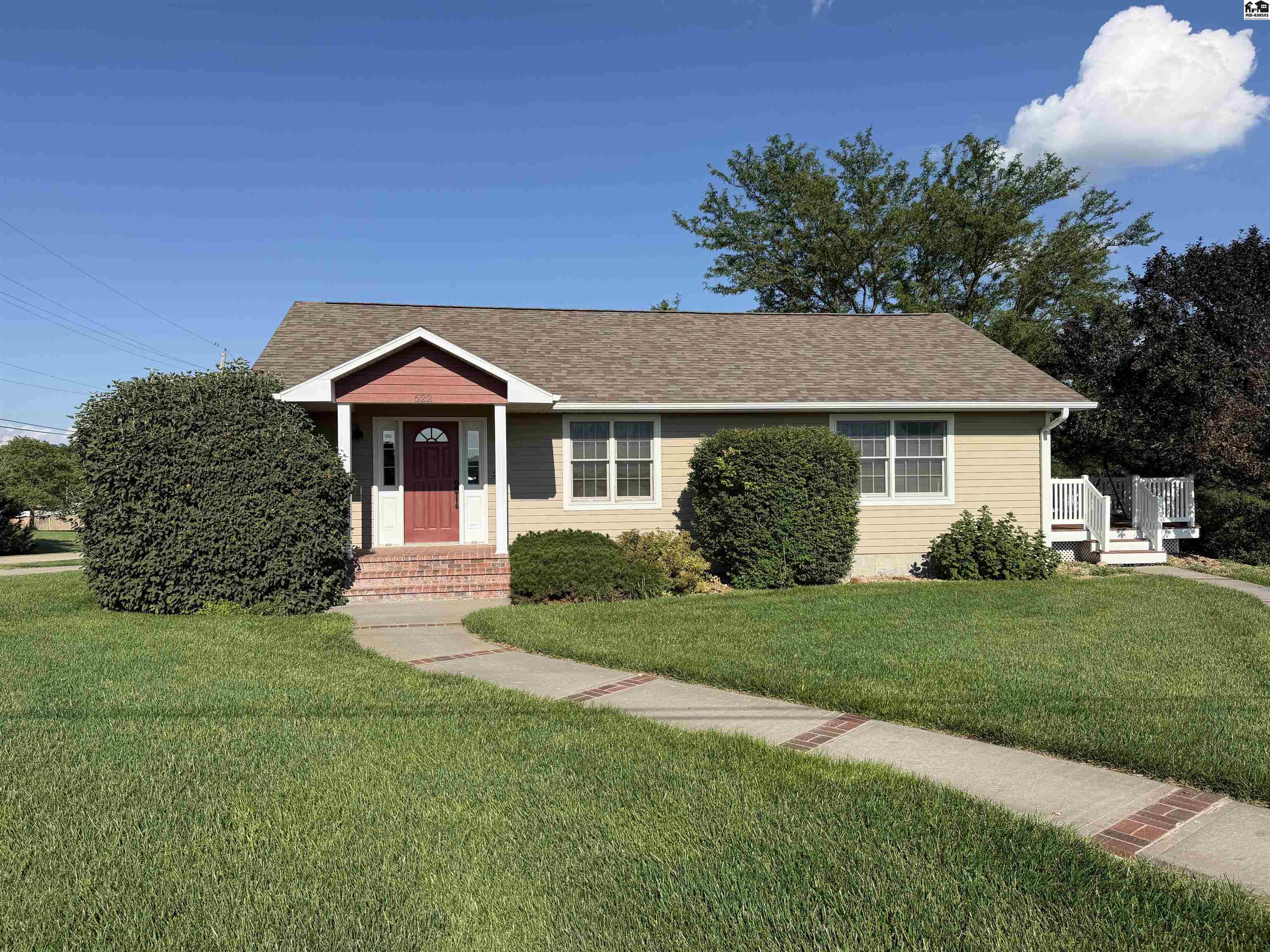 622 N Locust St, Mankato, KS 66956
