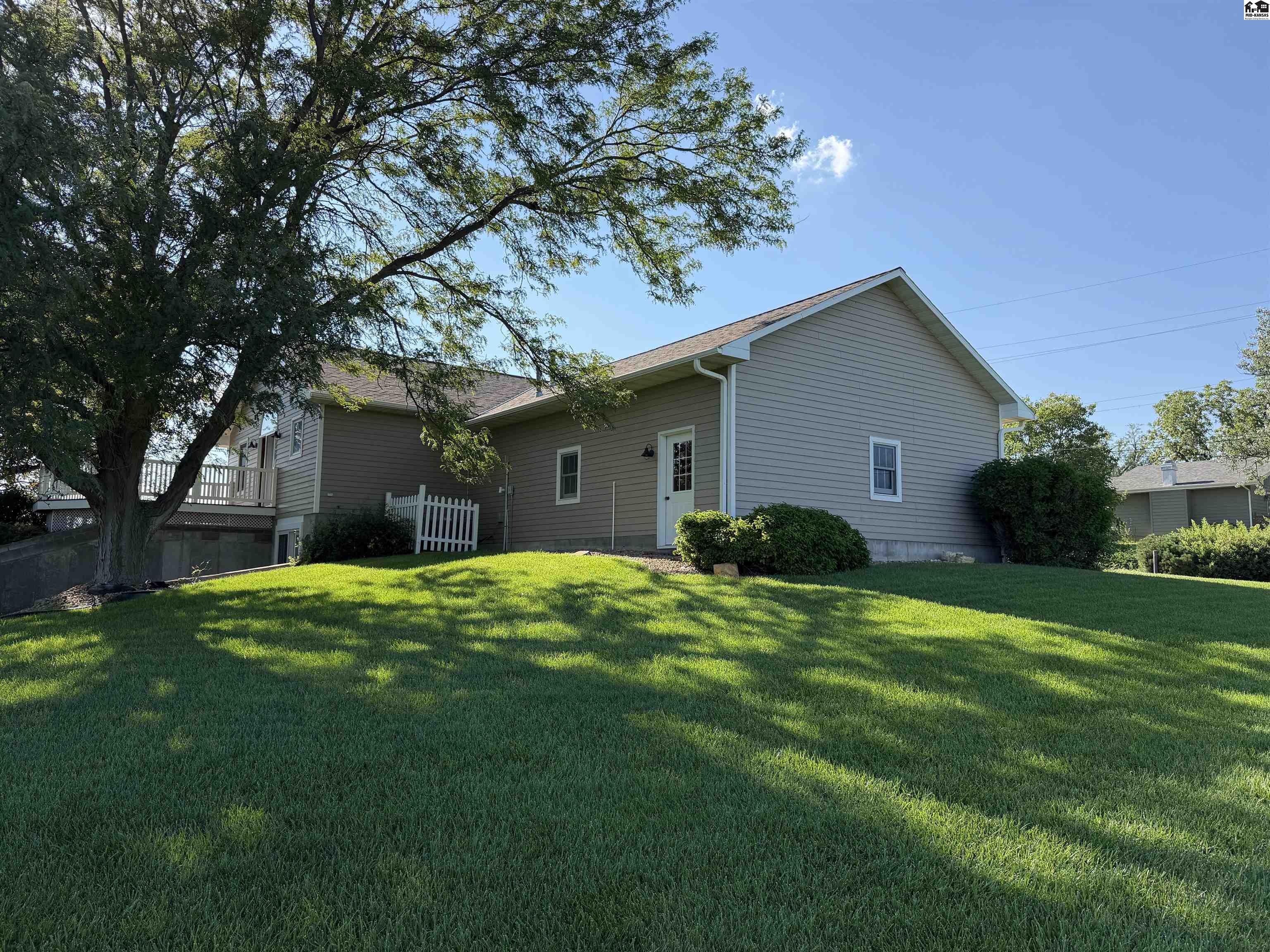 622 N Locust St, Mankato, KS 66956