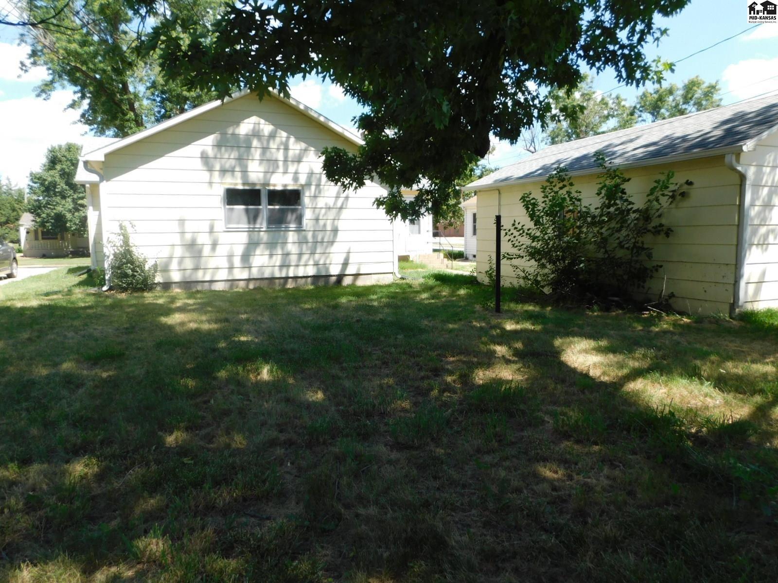 715 S Purdy, Lyons, KS 67554