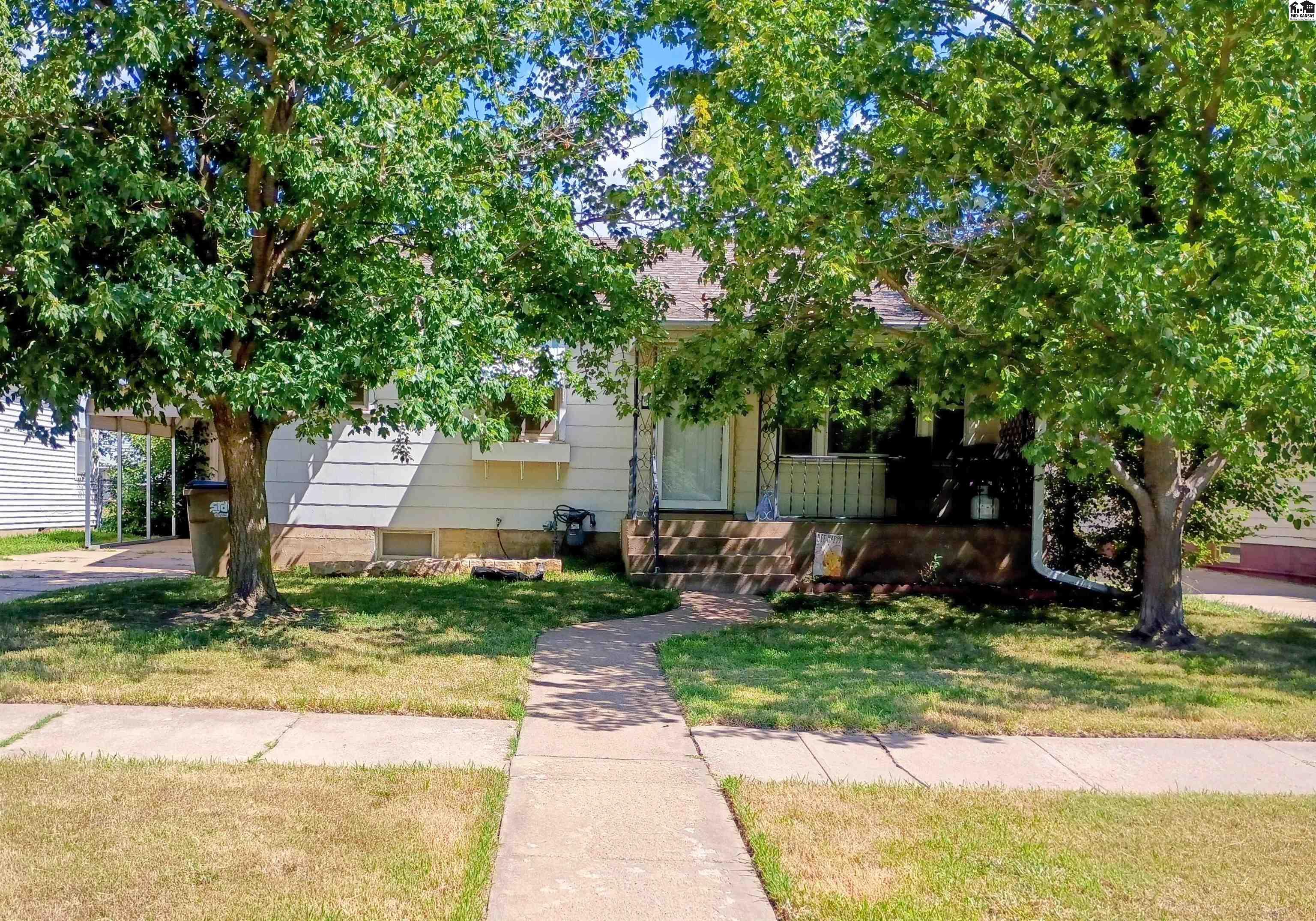 815 W Commercial, Lyons, KS 67554